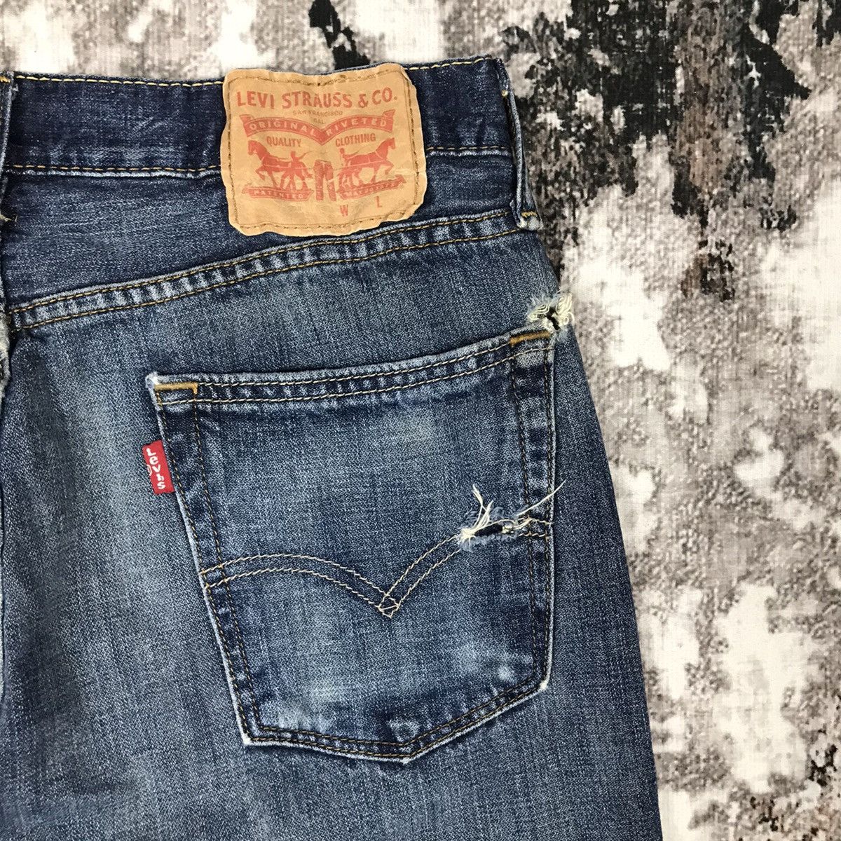 Levi's × Vintage Vintage Levis 524 Blue Light Wash Distressed Denim Jeans Size US 32 / EU 48 - 4 Thumbnail