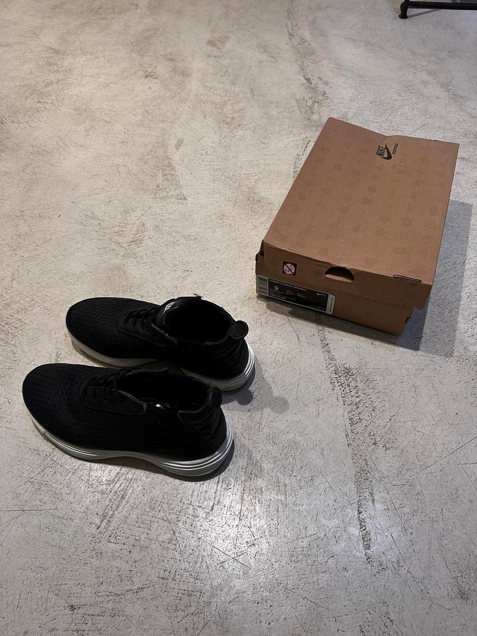 Nike Nike Lunar Chukka Woven+ Black White 398475-005 US 9 E 42.5 Size US 9 / EU 42 - 5 Thumbnail