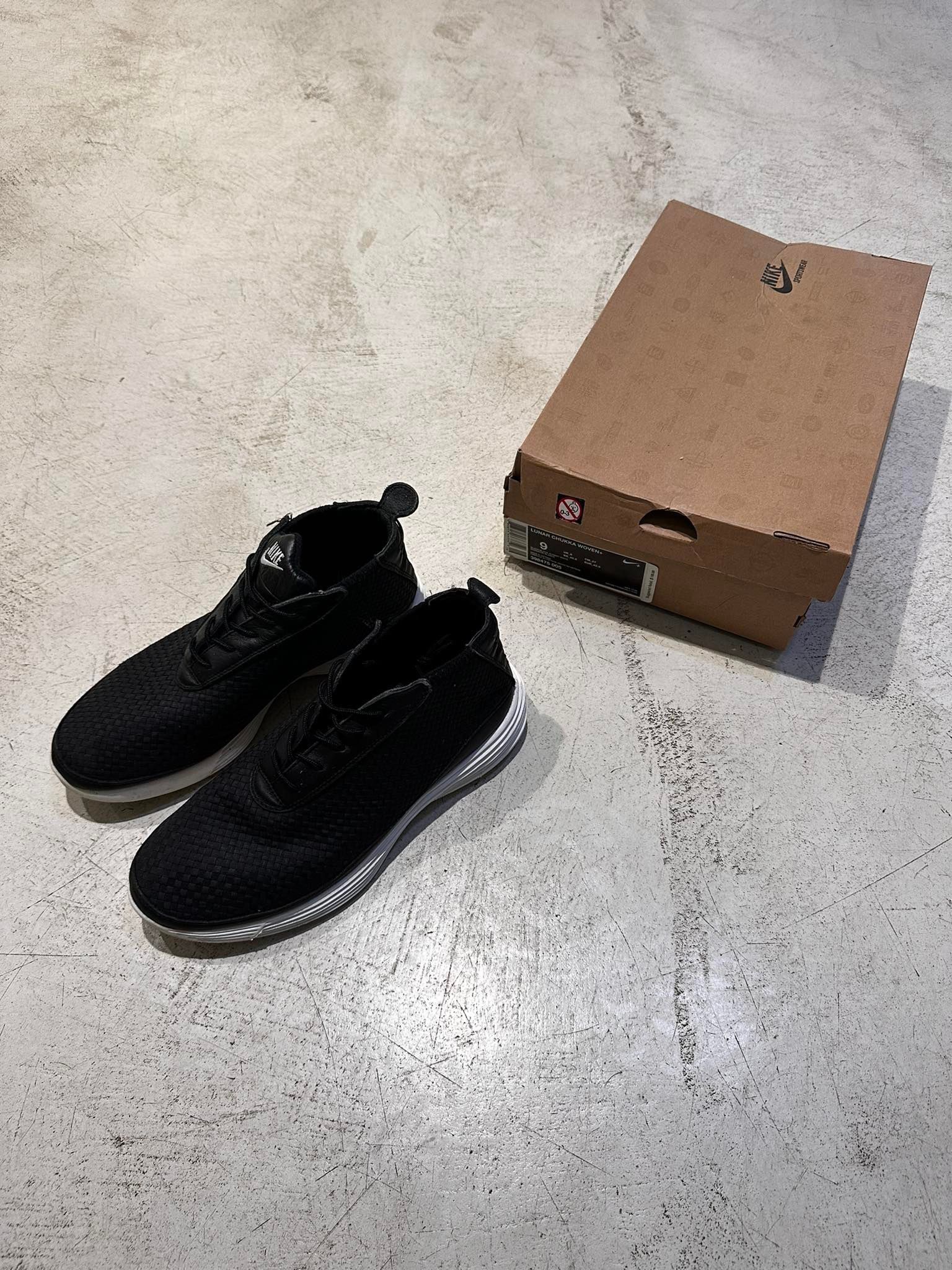 Nike Nike Lunar Chukka Woven+ Black White 398475-005 US 9 E 42.5 Size US 9 / EU 42 - 1 Thumbnail
