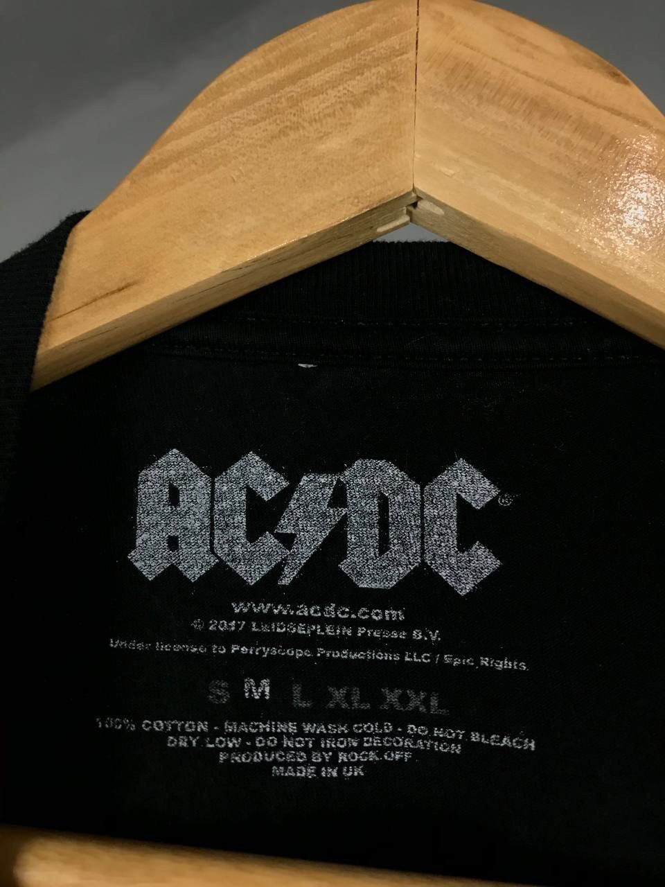 Band Tees AC/DC vintage rock band tee Size US M / EU 48-50 / 2 - 4 Thumbnail