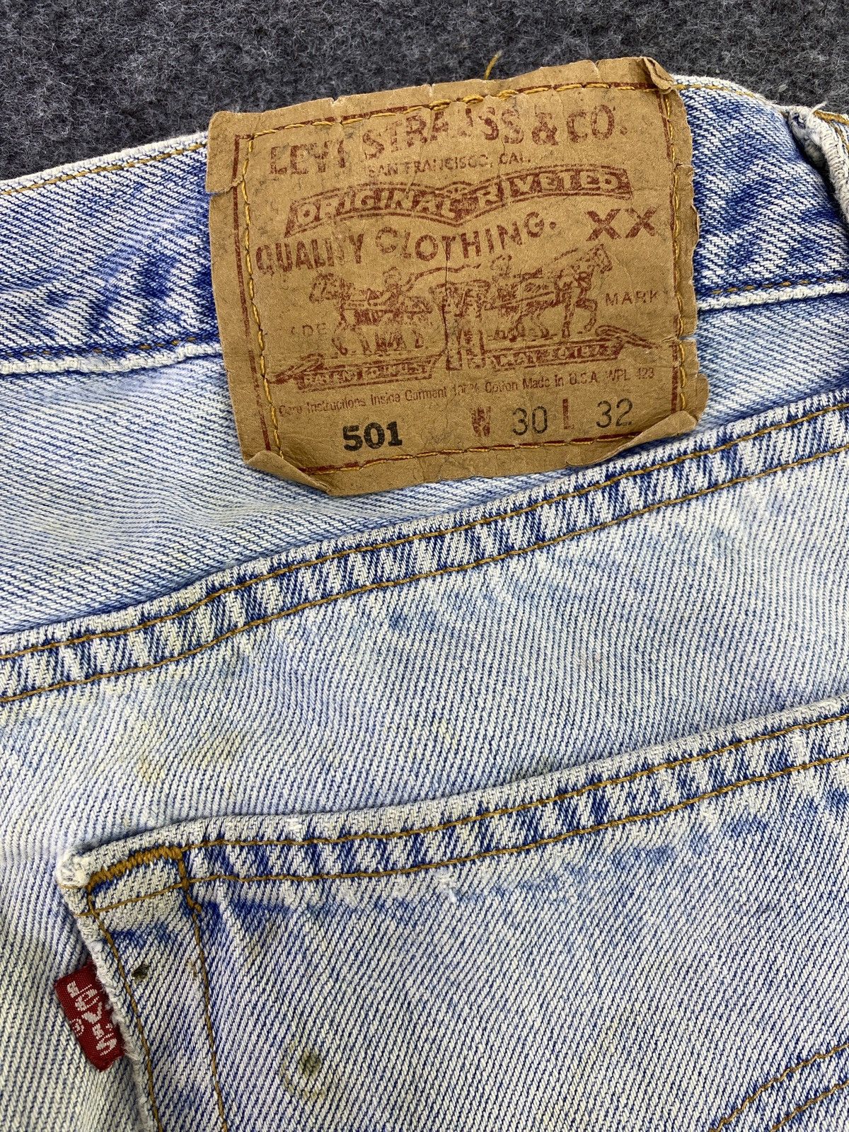 Levi's 90s VINTAGE LEVI'S 501 JEANS DIRTY BLUE WASH 30x32 - J637 Size US 30 / EU 46 - 8 Thumbnail