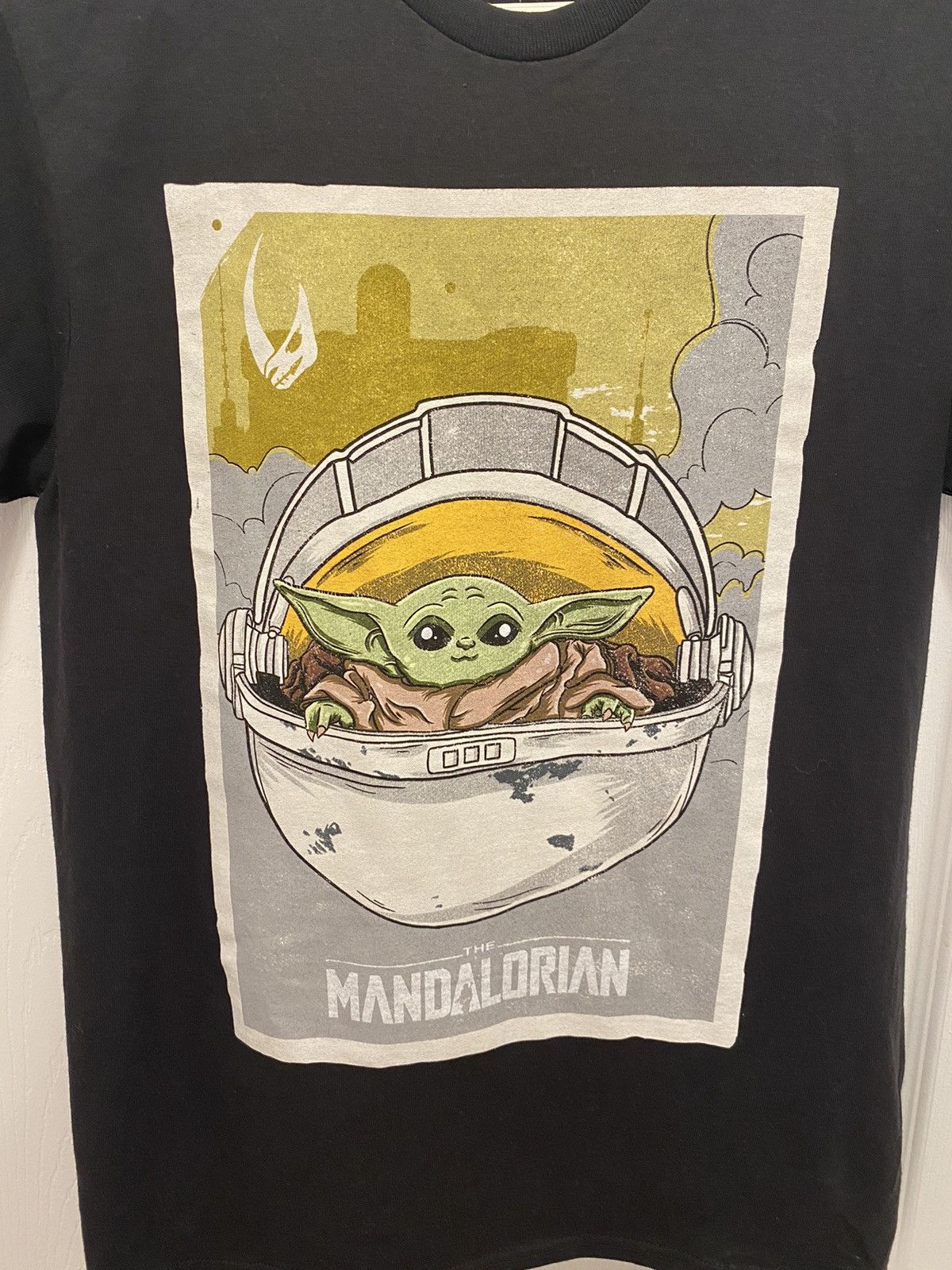 Star Wars Star Wars Baby Yoda The Mandalorian Mens T-shirt - Size S Size US S / EU 44-46 / 1 - 3 Thumbnail