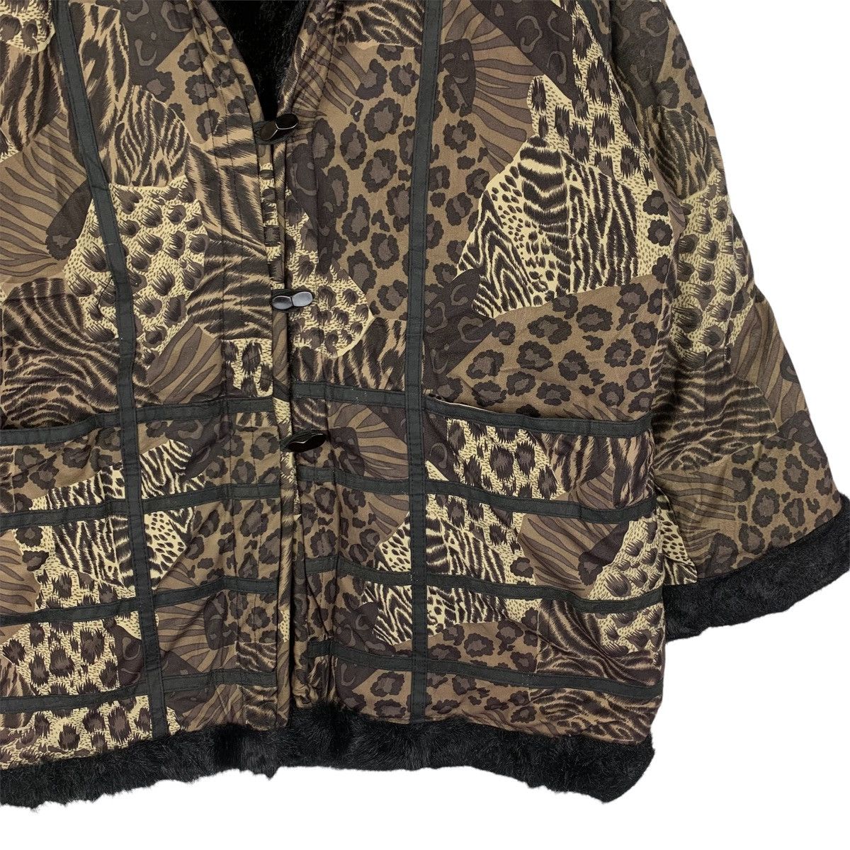 Japanese Brand Japanese Brand Leopard Design Velvet Sweater Hoodie Size US L / EU 52-54 / 3 - 3 Thumbnail