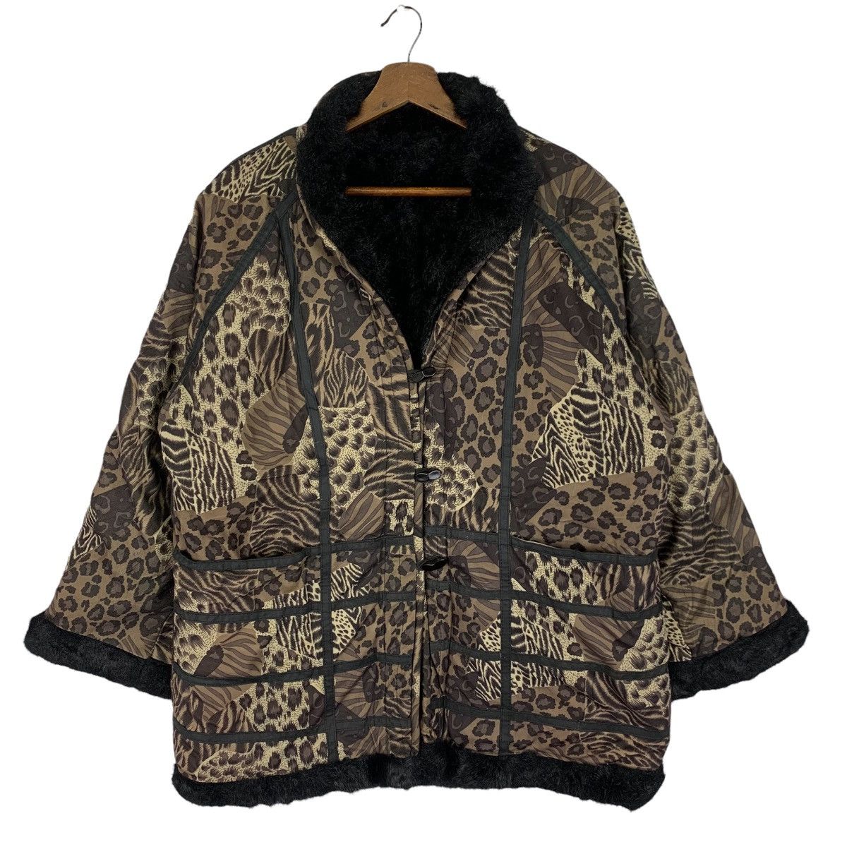 Japanese Brand Japanese Brand Leopard Design Velvet Sweater Hoodie Size US L / EU 52-54 / 3 - 1 Thumbnail