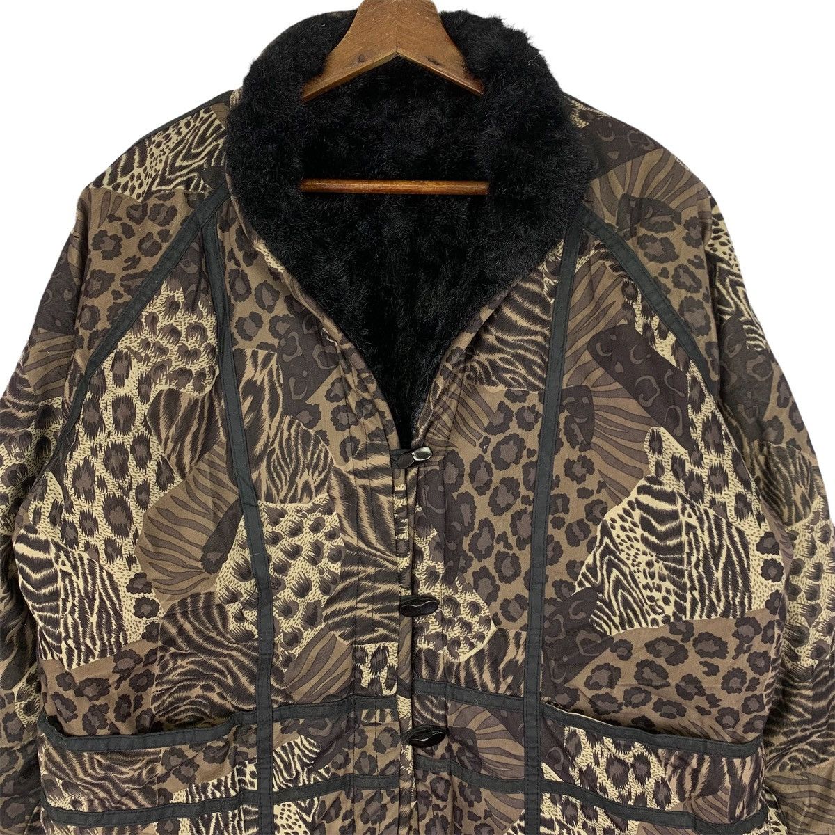 Japanese Brand Japanese Brand Leopard Design Velvet Sweater Hoodie Size US L / EU 52-54 / 3 - 4 Thumbnail