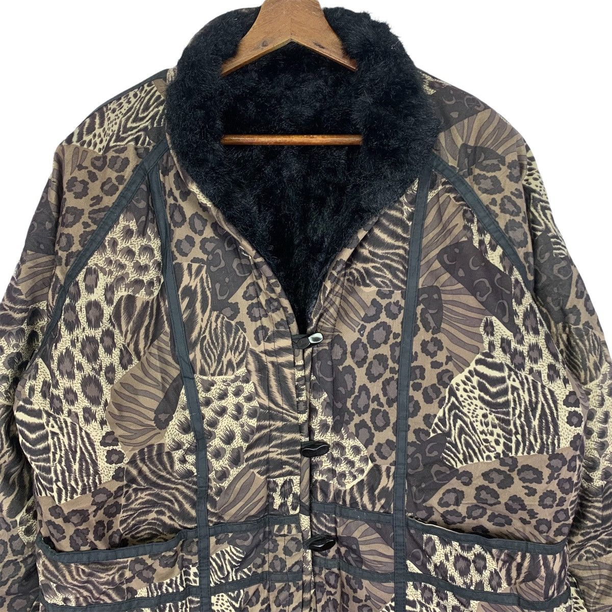 Japanese Brand Japanese Brand Leopard Design Velvet Sweater Hoodie Size US L / EU 52-54 / 3 - 2 Thumbnail