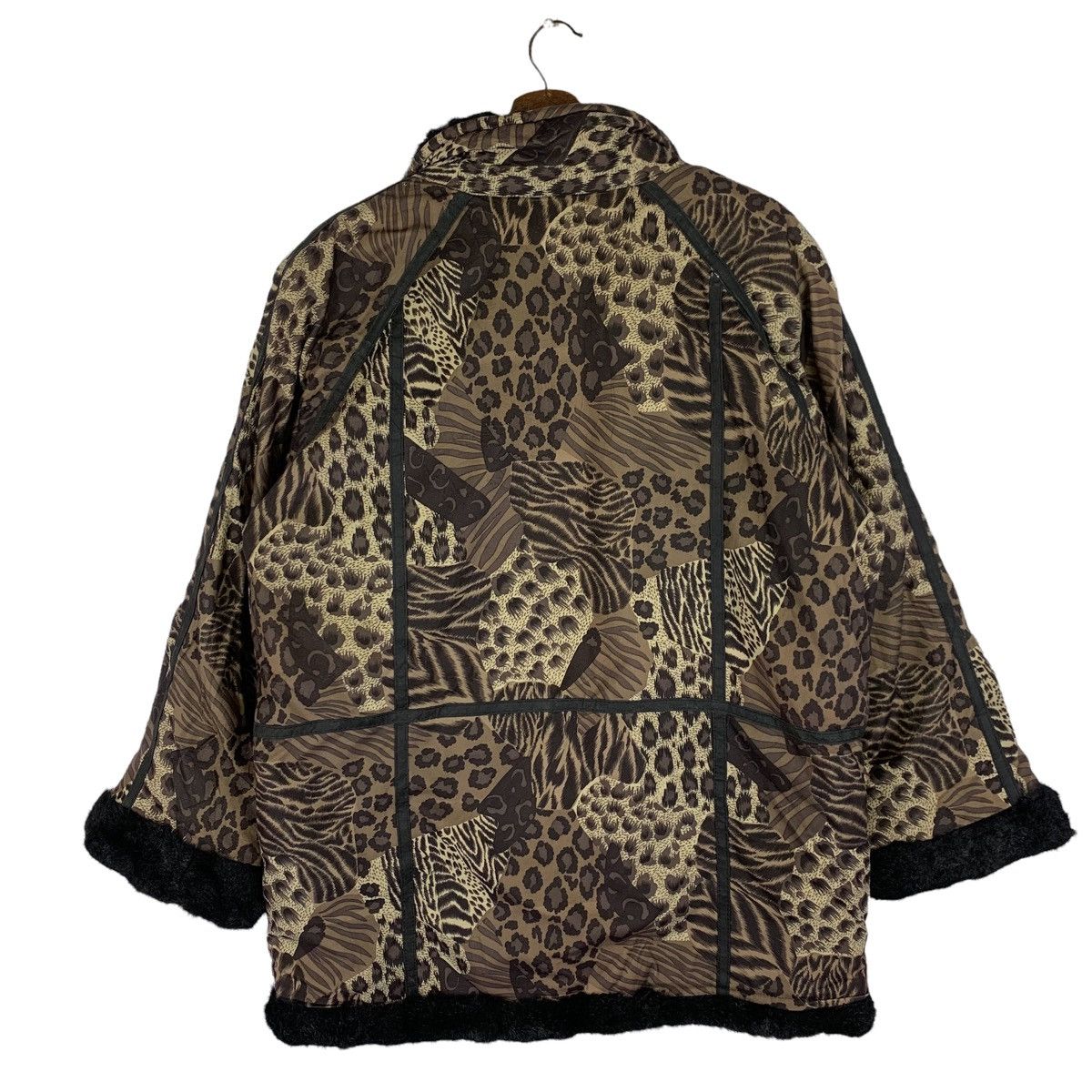 Japanese Brand Japanese Brand Leopard Design Velvet Sweater Hoodie Size US L / EU 52-54 / 3 - 7 Thumbnail