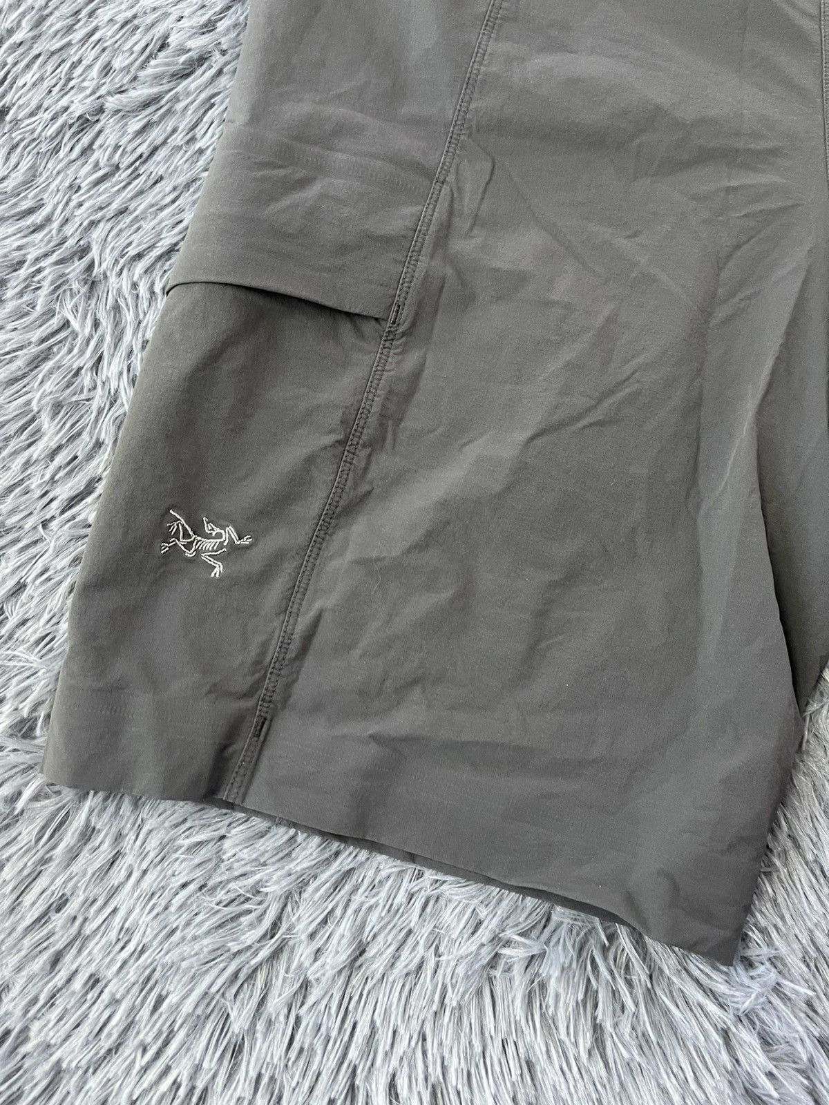 Arc'teryx Arc’teryx gorpcore style cargo shorts Size 28" / US 6 / IT 42 - 4 Thumbnail