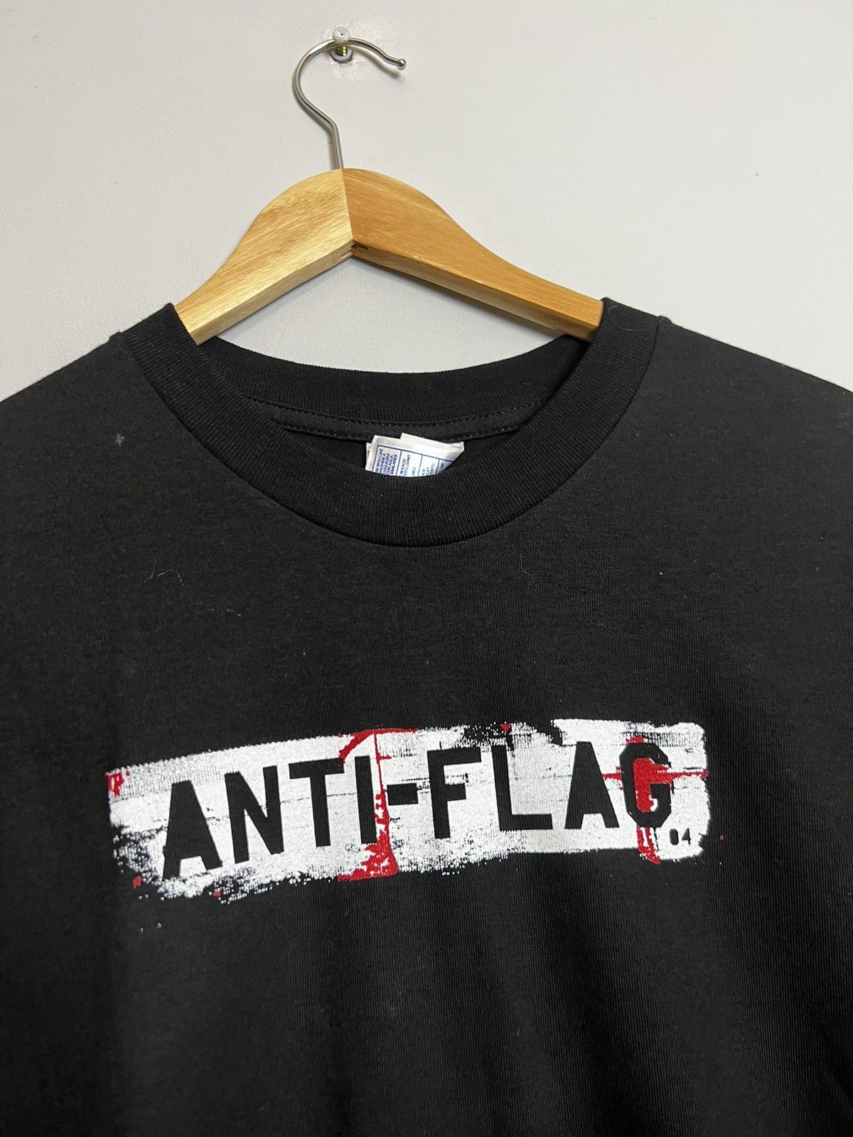 Band Tees Vintage Y2K 00s Anti Flag Weapons of Mass Hypocrisy T Shirt Size US XL / EU 56 / 4 - 5 Thumbnail