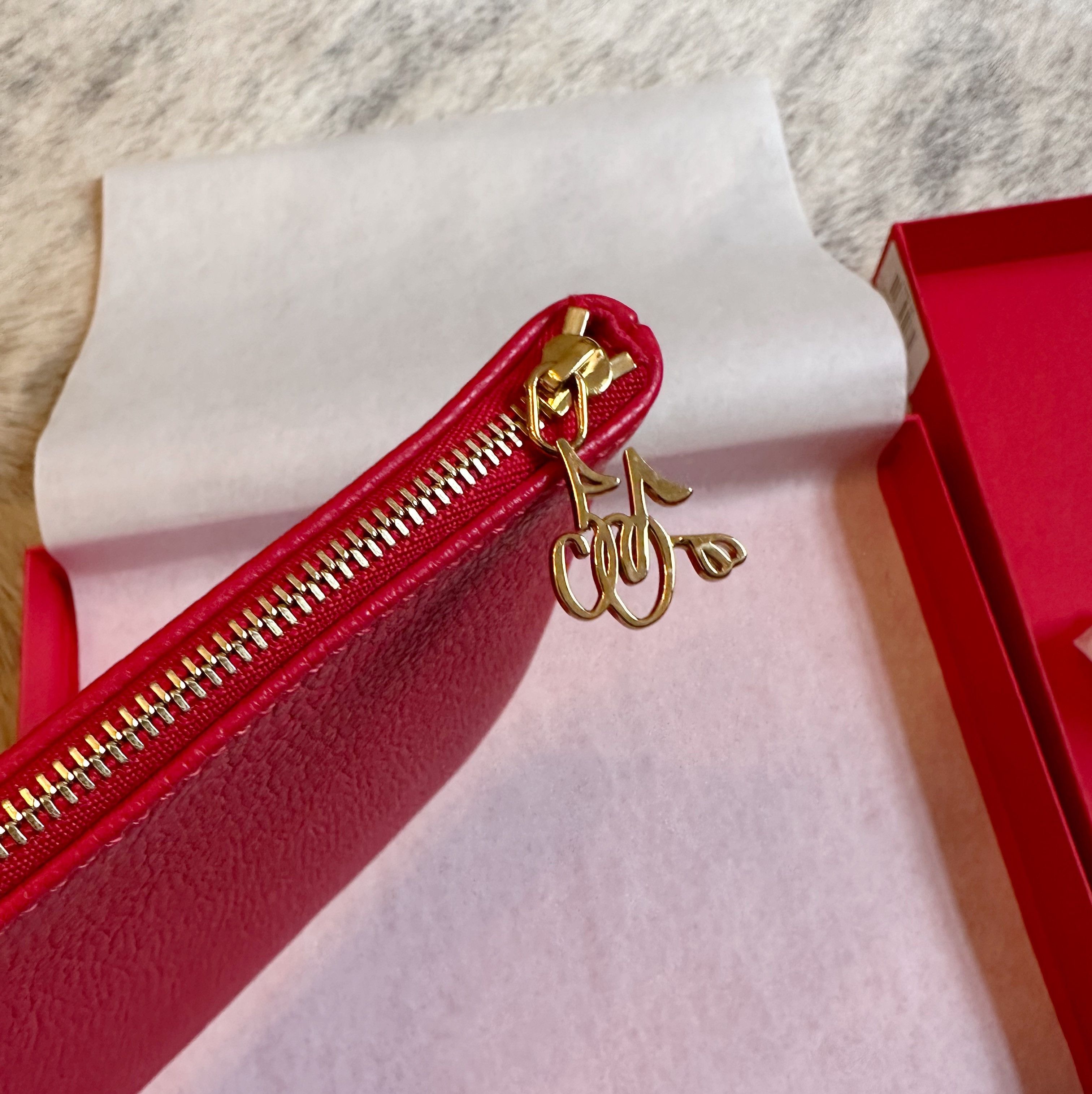 Cherry LA Cherry LA Red (Cherry) Leather Pouch Hand Bag Gold Hardware Size ONE SIZE - 8 Thumbnail