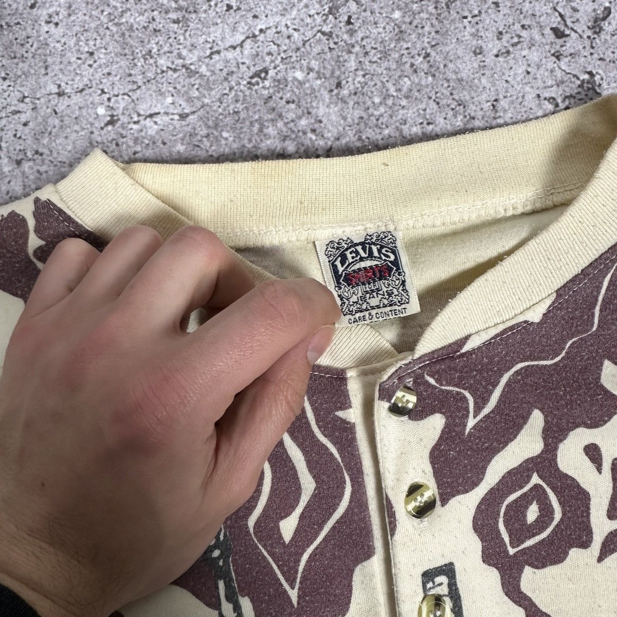 Levi's Vintage Clothing Vintage 90s Levis 501 International Button Alloverprint tee Size US XL / EU 56 / 4 - 8 Thumbnail