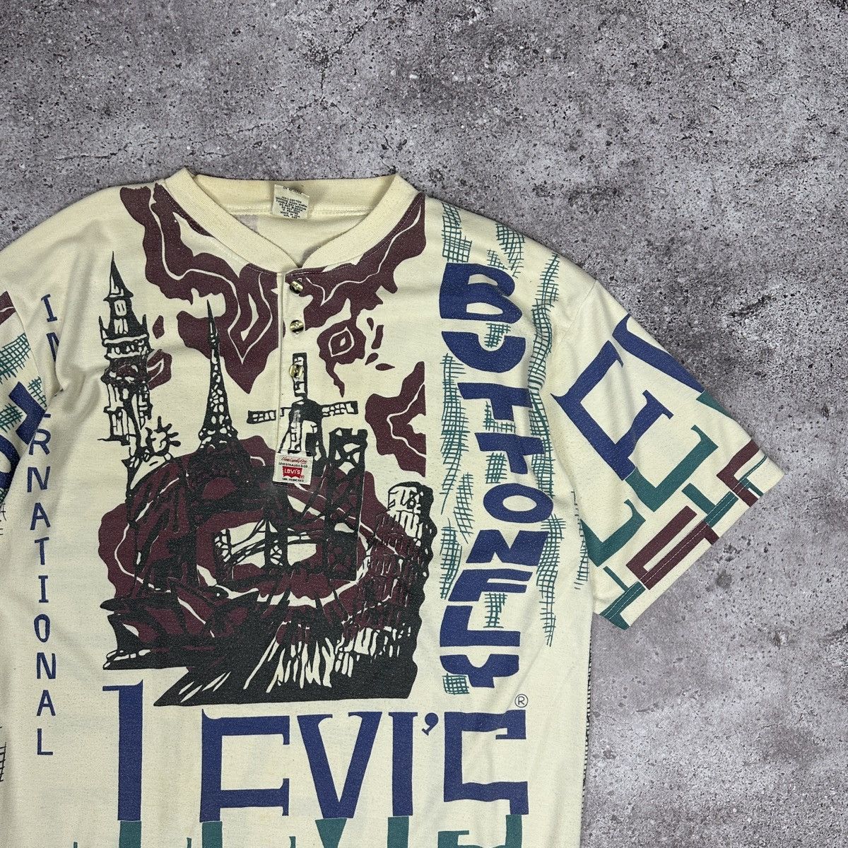 Levi's Vintage Clothing Vintage 90s Levis 501 International Button Alloverprint tee Size US XL / EU 56 / 4 - 3 Thumbnail
