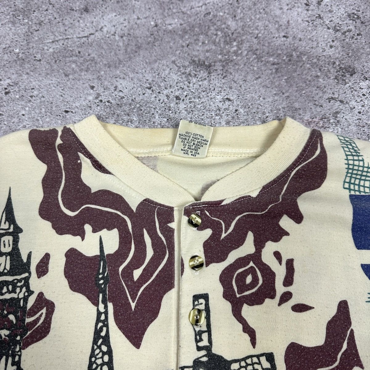 Levi's Vintage Clothing Vintage 90s Levis 501 International Button Alloverprint tee Size US XL / EU 56 / 4 - 12 Thumbnail