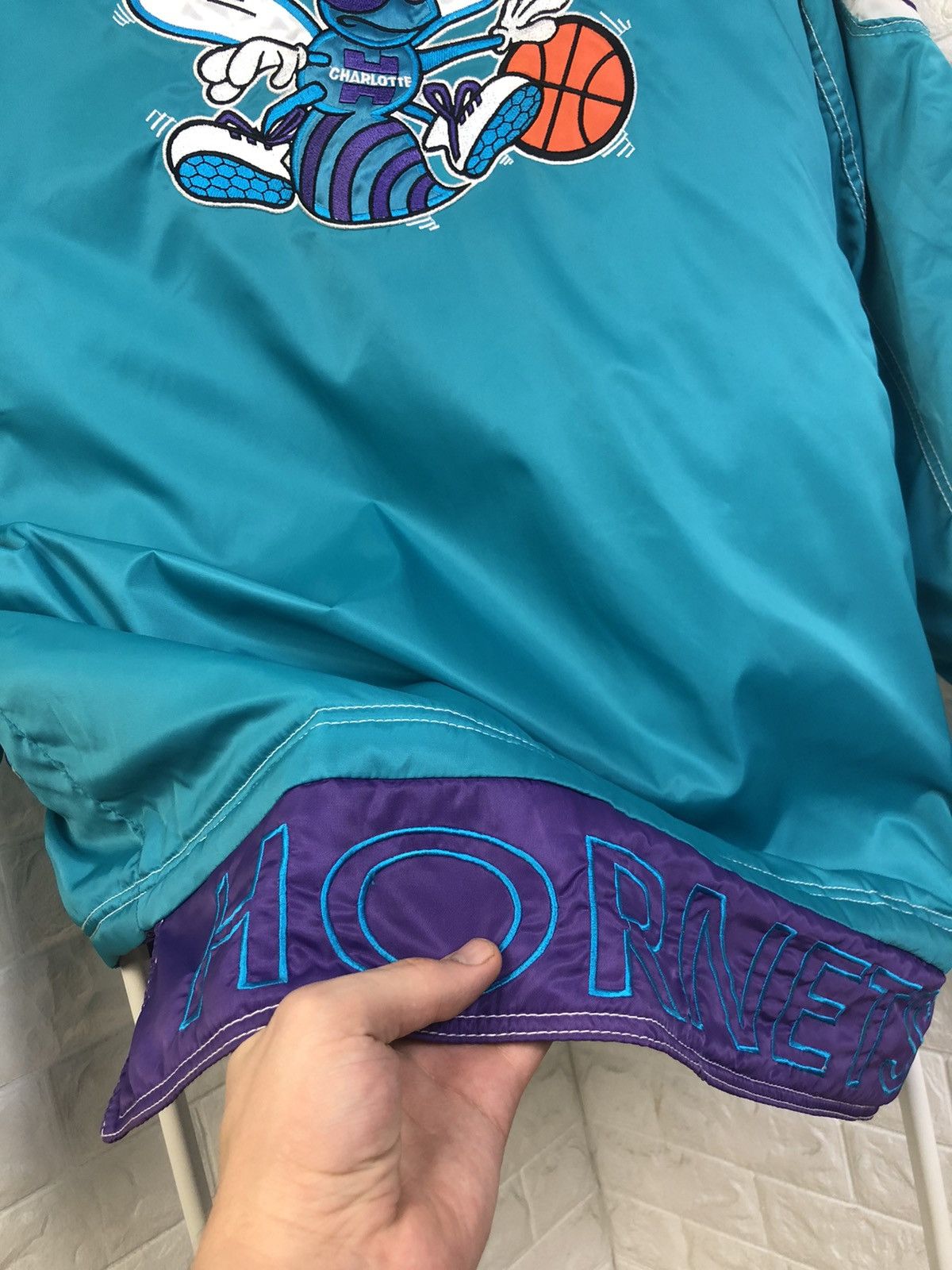 NBA × Starter Vintage 90s Starter Charlotte Hornets NBA Jakets Size US L / EU 52-54 / 3 - 20 Thumbnail