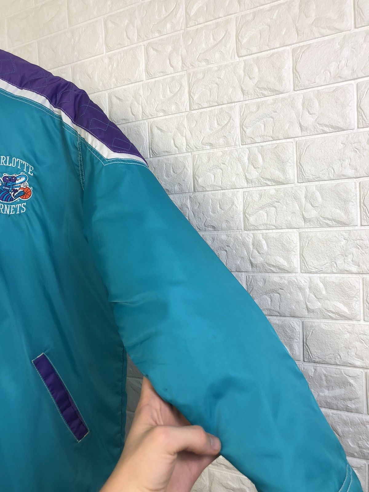 NBA × Starter Vintage 90s Starter Charlotte Hornets NBA Jakets Size US L / EU 52-54 / 3 - 13 Thumbnail