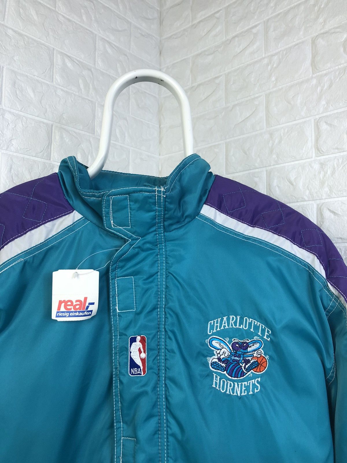 NBA × Starter Vintage 90s Starter Charlotte Hornets NBA Jakets Size US L / EU 52-54 / 3 - 5 Thumbnail