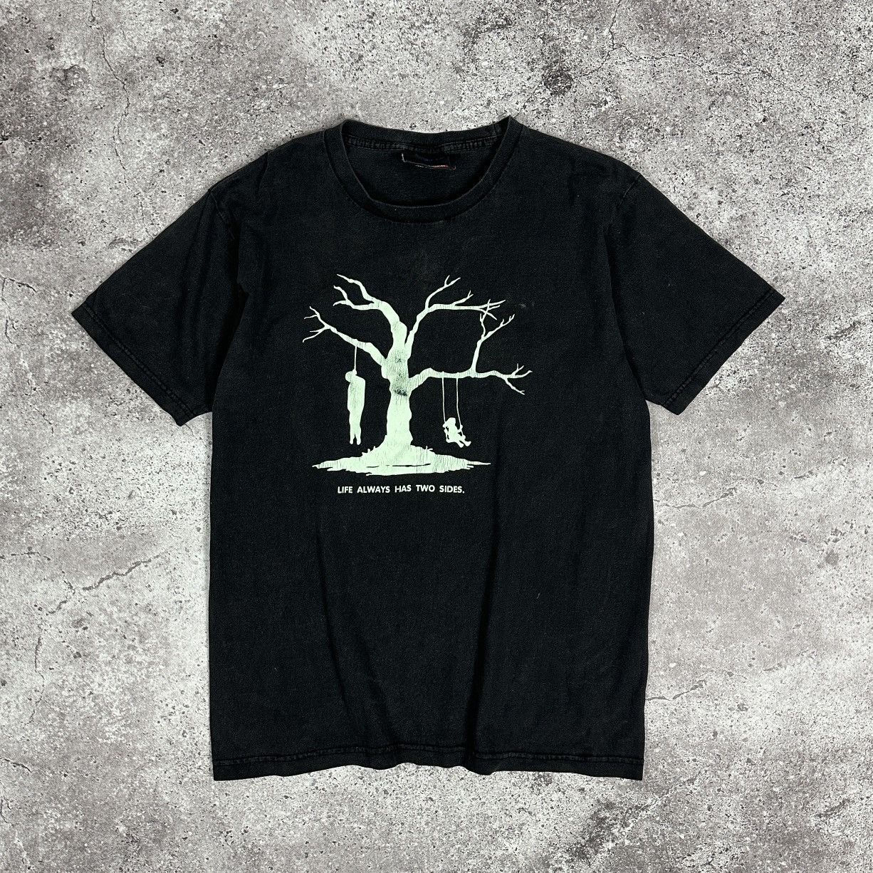 Vintage Vintage Y2K Unfledged Life Always Has Two Sides Humor tee Size US L / EU 52-54 / 3 - 1 Thumbnail