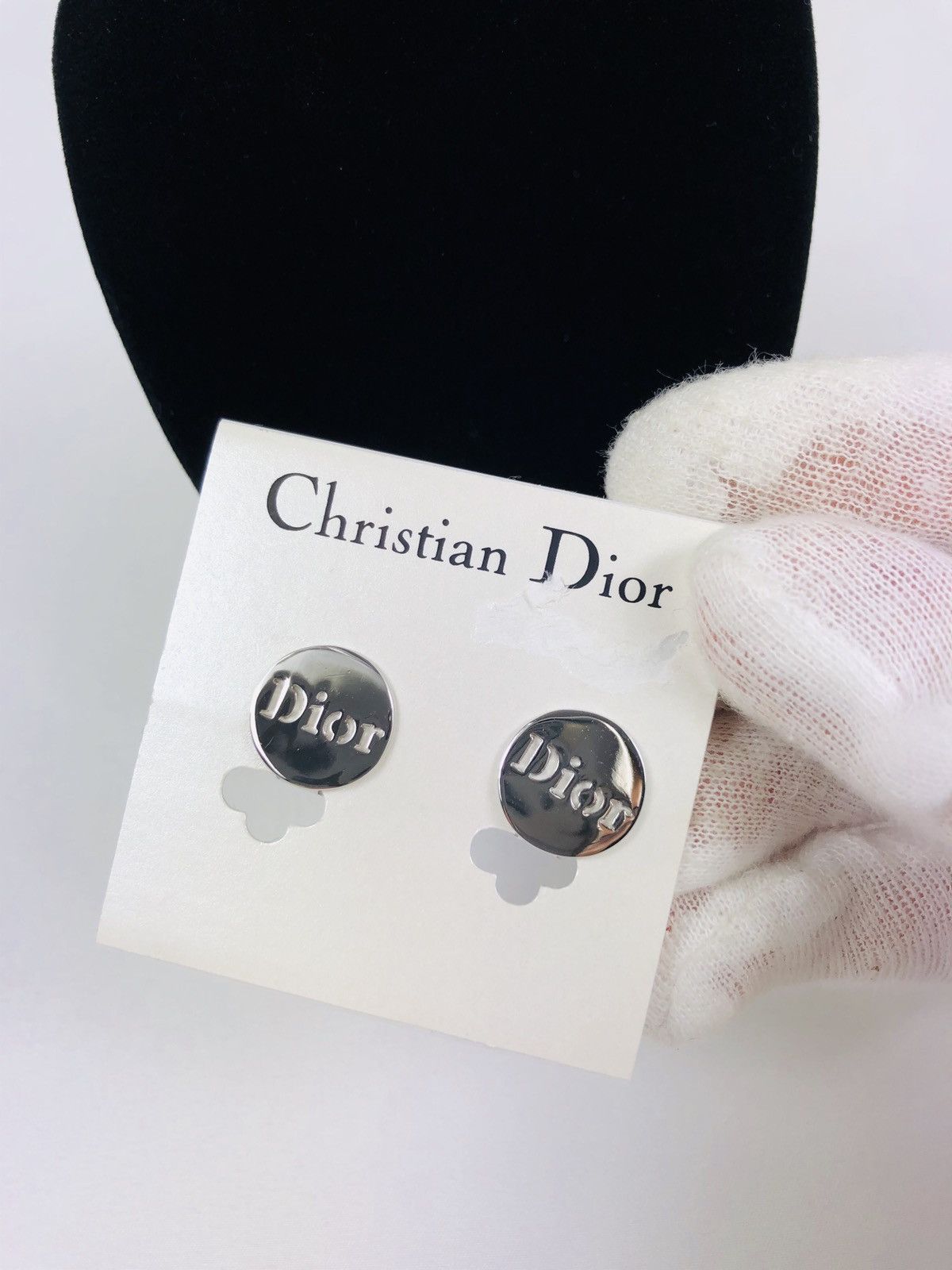 Dior logo ear rings
