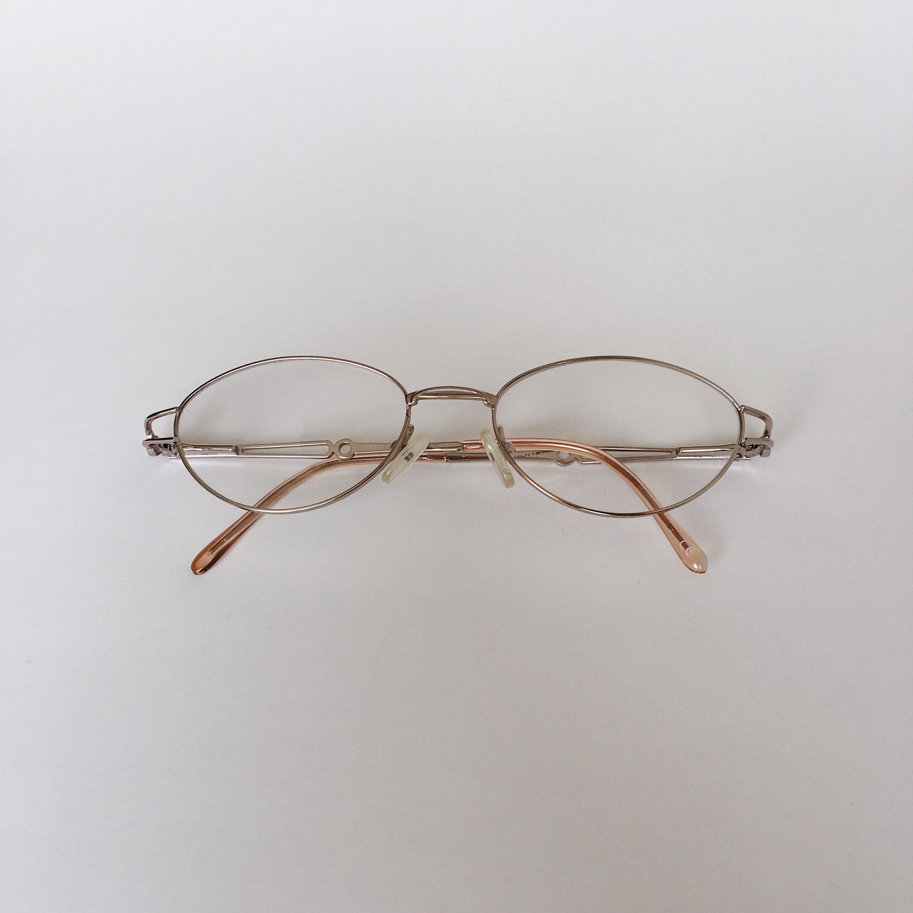Vintage Vintage Oval Eyeglasses Pinkish Silver Optical 80s NOS Size ONE SIZE - 3 Thumbnail