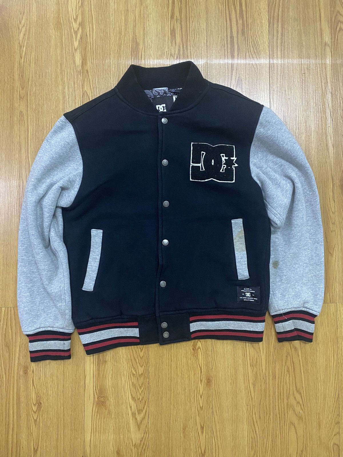 DC Dc shoe co apperal division varsity jacket Size US M / EU 48-50 / 2 - 1 Thumbnail