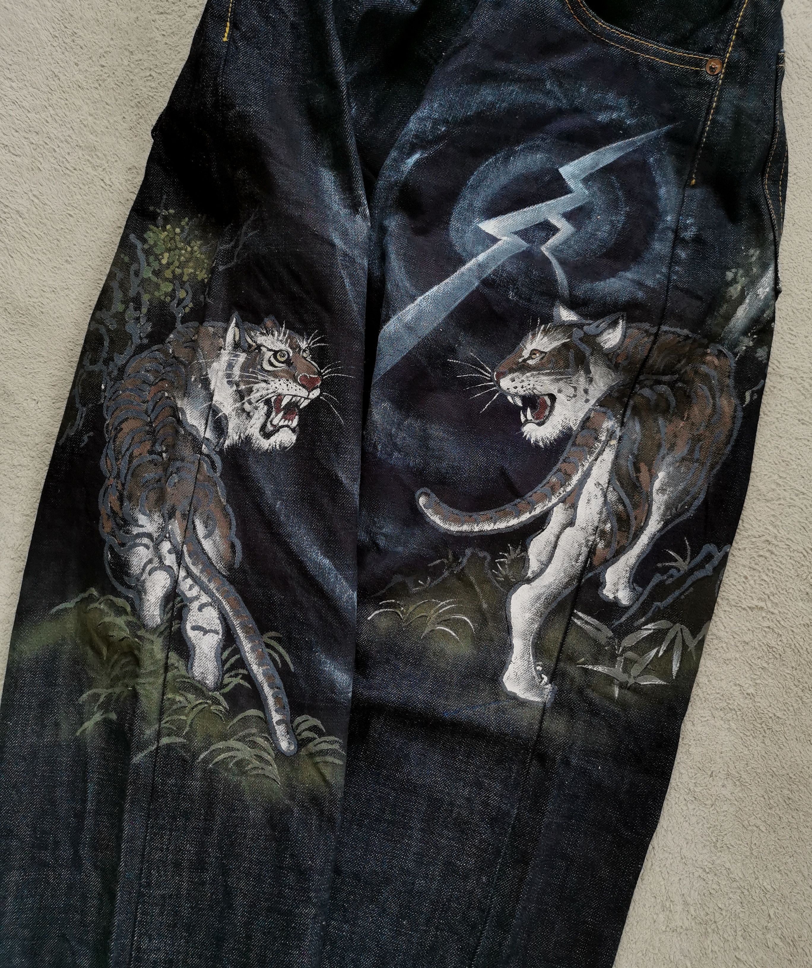 Japanese Brand Kyoto Yuzen Kyoyuzen Hand Painted Tiger Japan Denim Jeans Size US 32 / EU 48 - 2 Thumbnail
