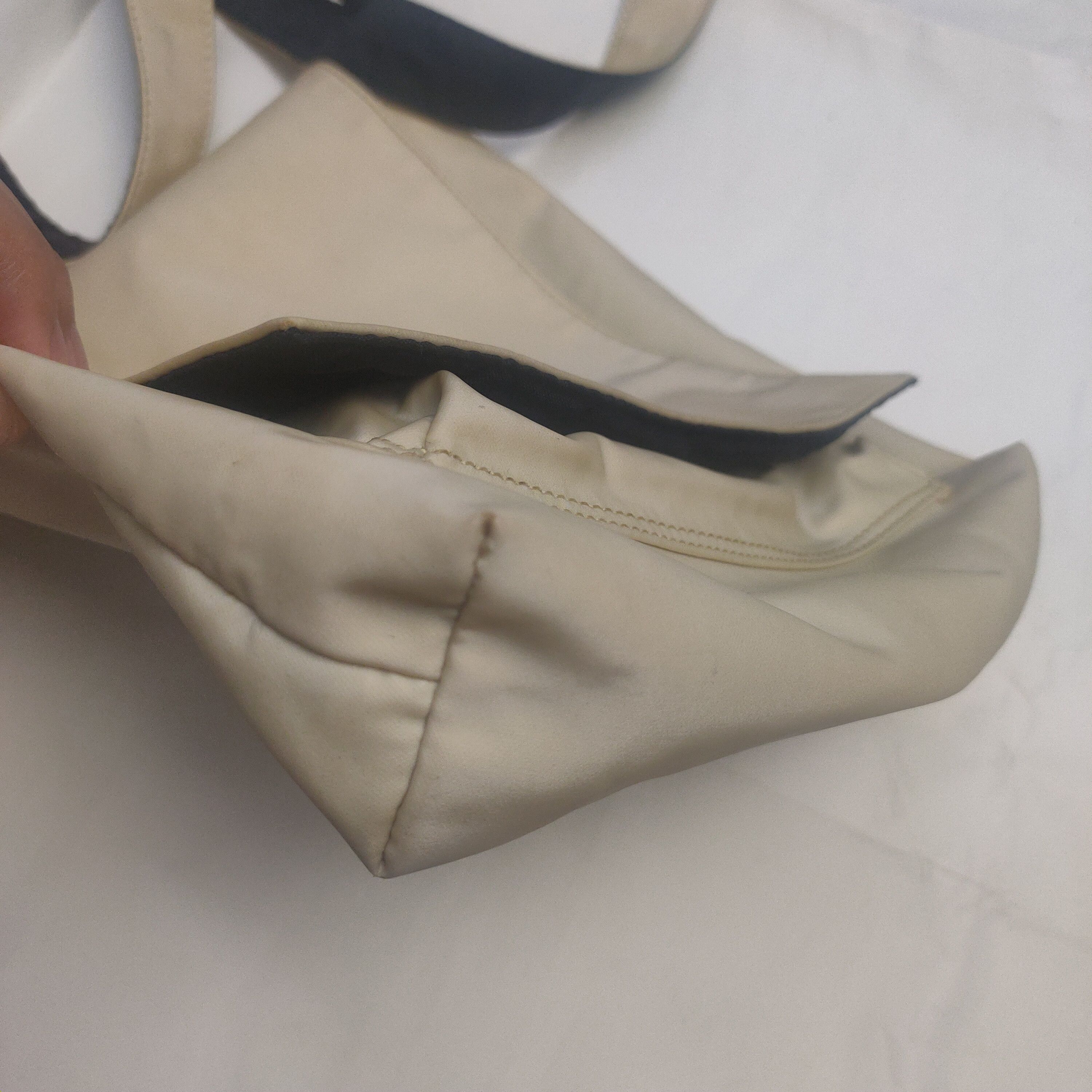 Designer × Jean Paul Gaultier Jean Paul Gaultier Dragon Emboss Sling Shoulder Bag Size ONE SIZE - 10 Thumbnail