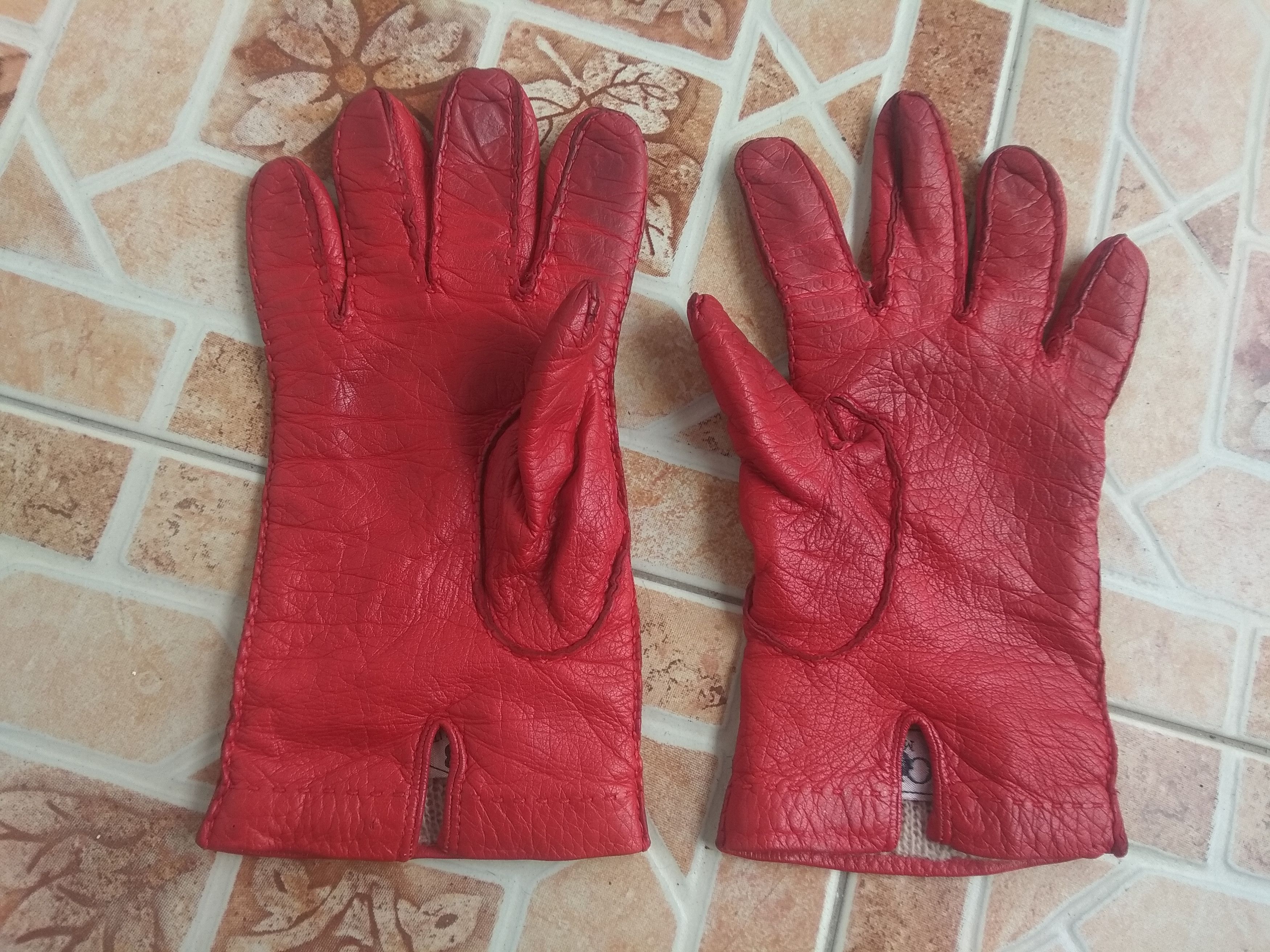 Designer Vintage 50s-70s Gucci Crest Leather Gloves Pink Size ONE SIZE - 2 Thumbnail