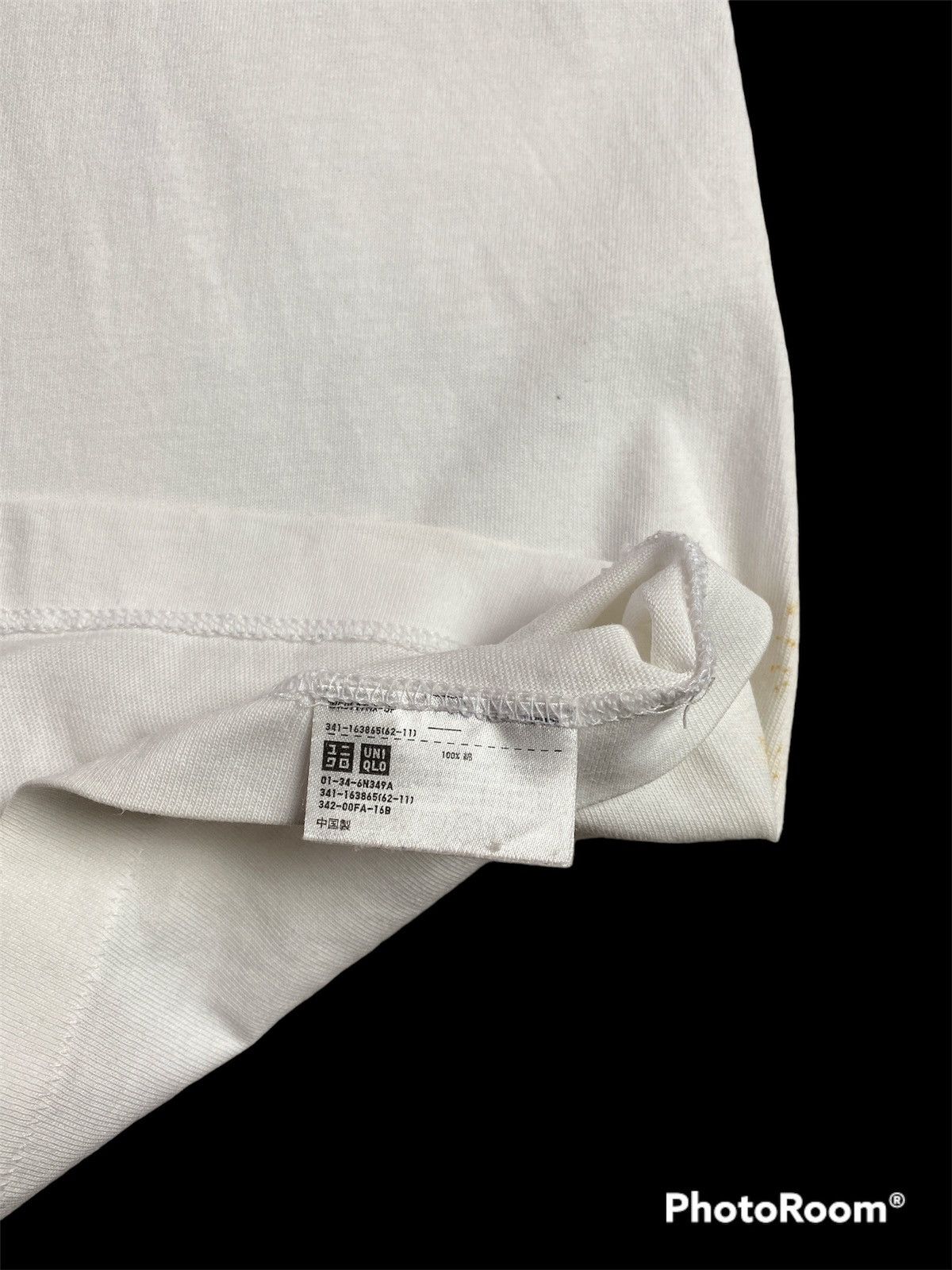 Kaws Kaws x Uniqlo Passing Through White Shirt Size US S / EU 44-46 / 1 - 5 Thumbnail