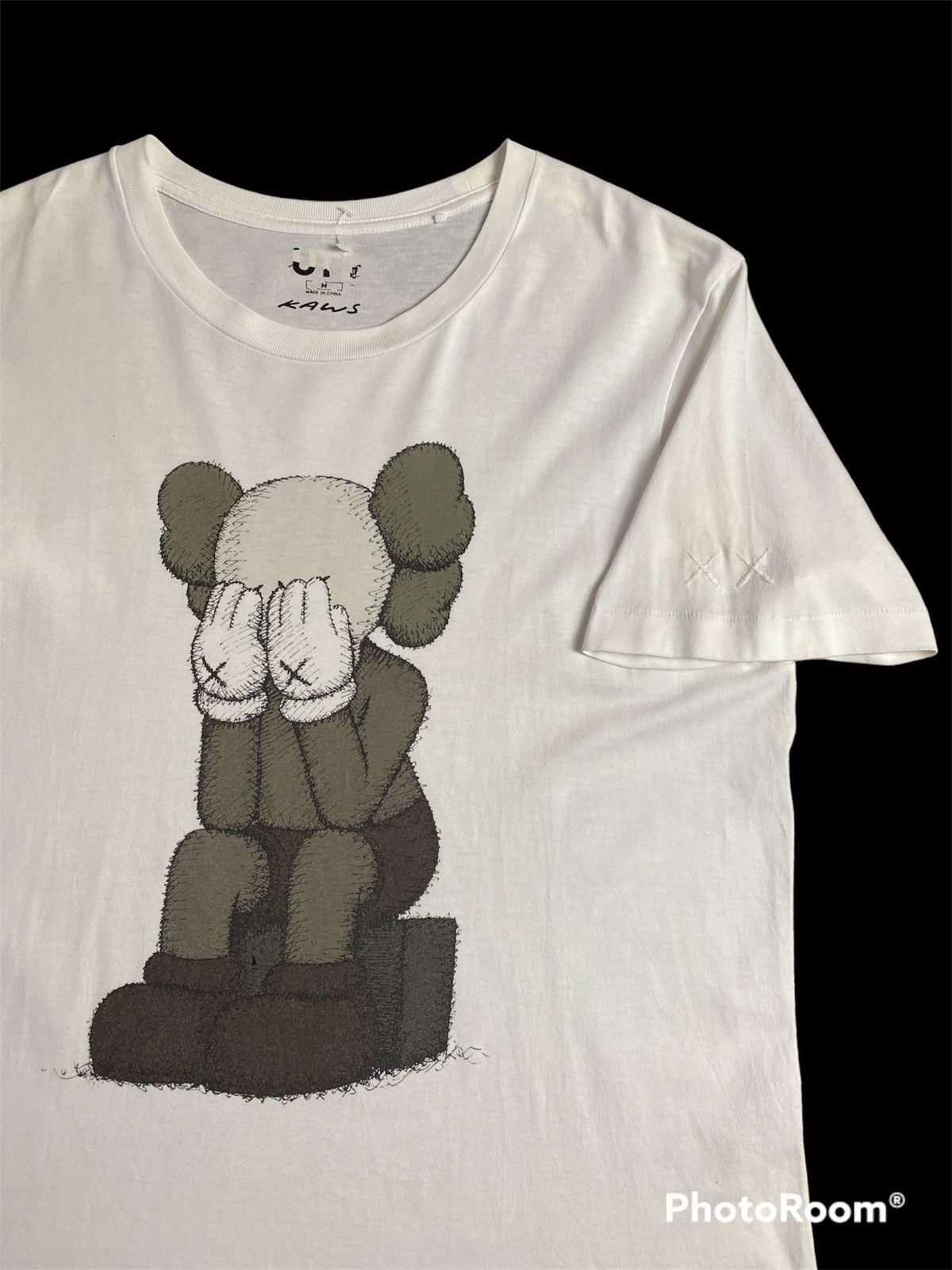 Kaws Kaws x Uniqlo Passing Through White Shirt Size US S / EU 44-46 / 1 - 2 Thumbnail