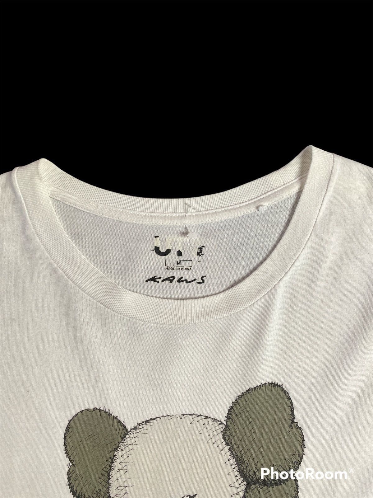 Kaws Kaws x Uniqlo Passing Through White Shirt Size US S / EU 44-46 / 1 - 3 Thumbnail