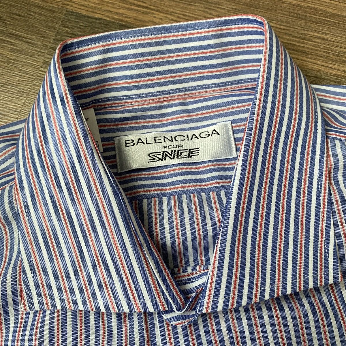 Balenciaga Balenciaga pour SNCF UNIFORM Vintage Shirt Size US XL / EU 56 / 4 - 2 Thumbnail