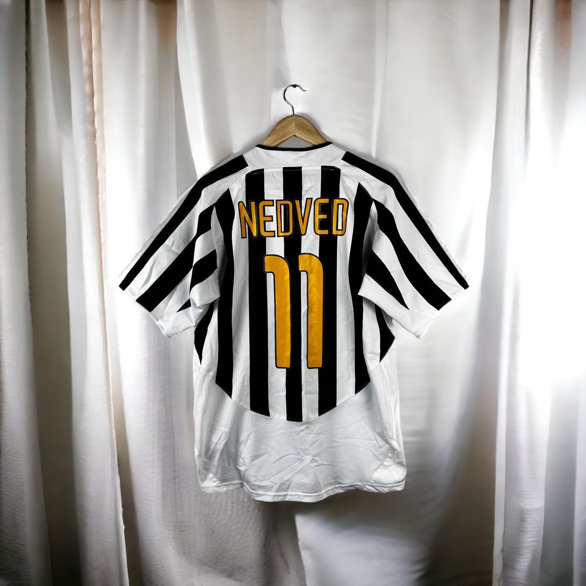 Nike × Vintage Nike Vintage Juventus 11 Nedved Stripe Soccer Jersey Size US M / EU 48-50 / 2 - 2 Thumbnail