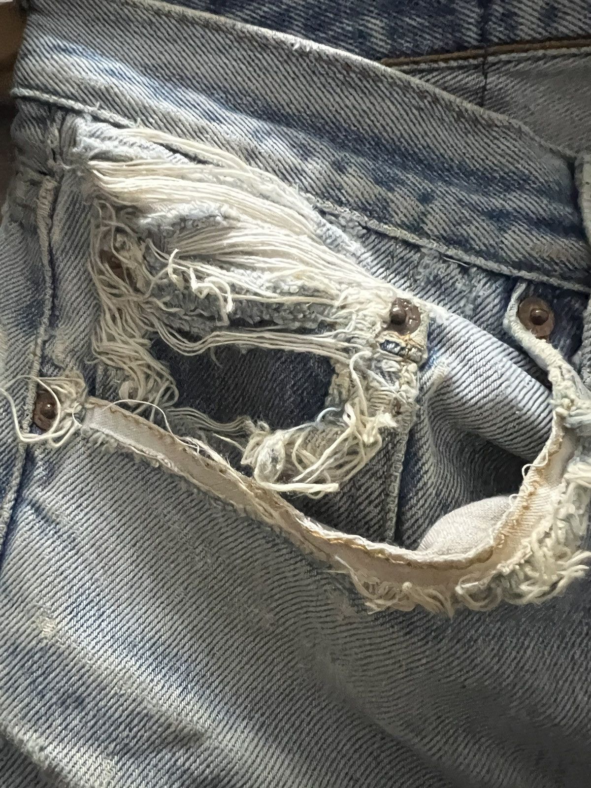 Levi's Vintage Clothing Levis 501 xx USA vintage 90s distressed rugged nice Size US 32 / EU 48 - 12 Thumbnail