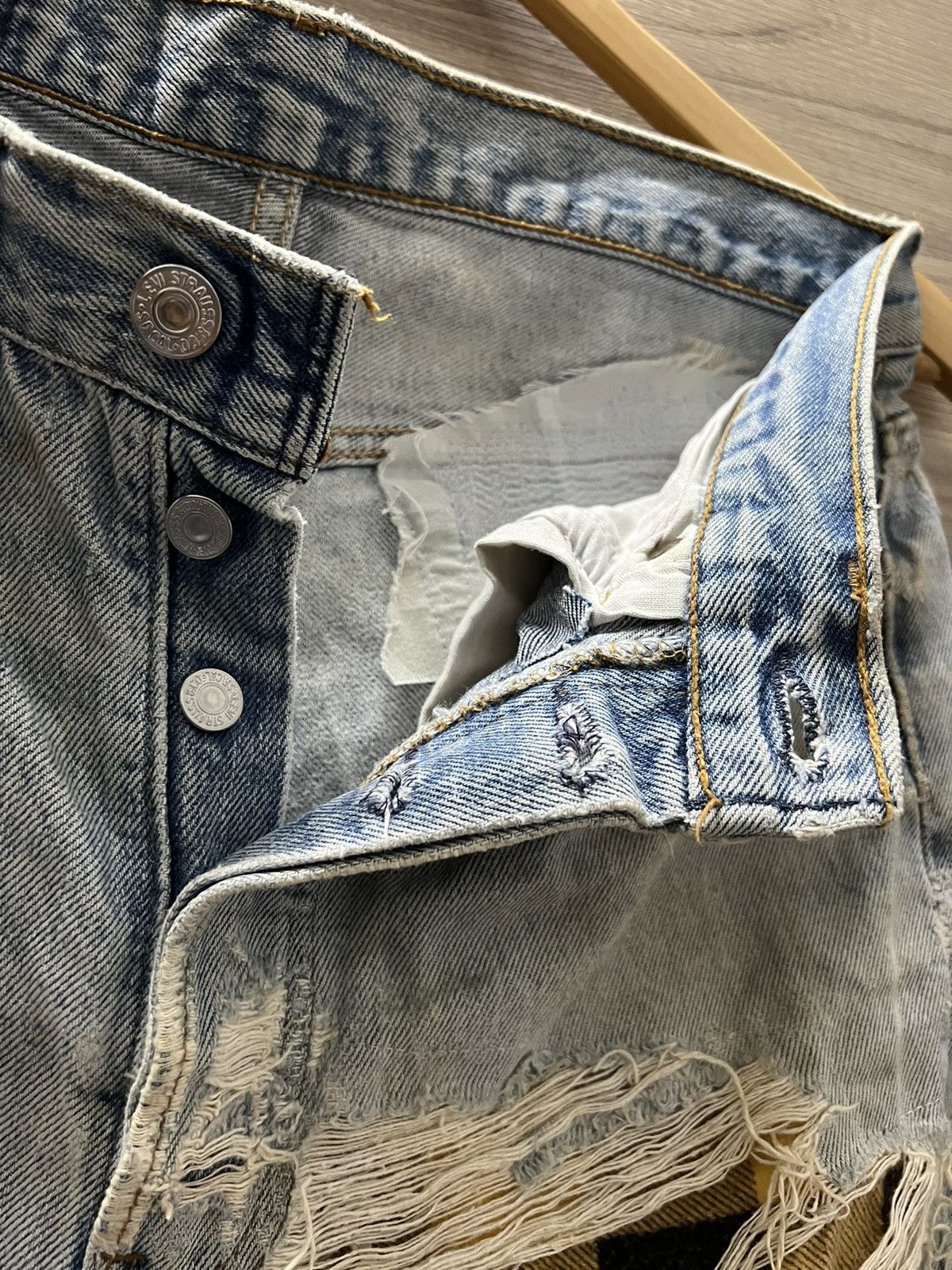 Levi's Vintage Clothing Levis 501 xx USA vintage 90s distressed rugged nice Size US 32 / EU 48 - 10 Thumbnail