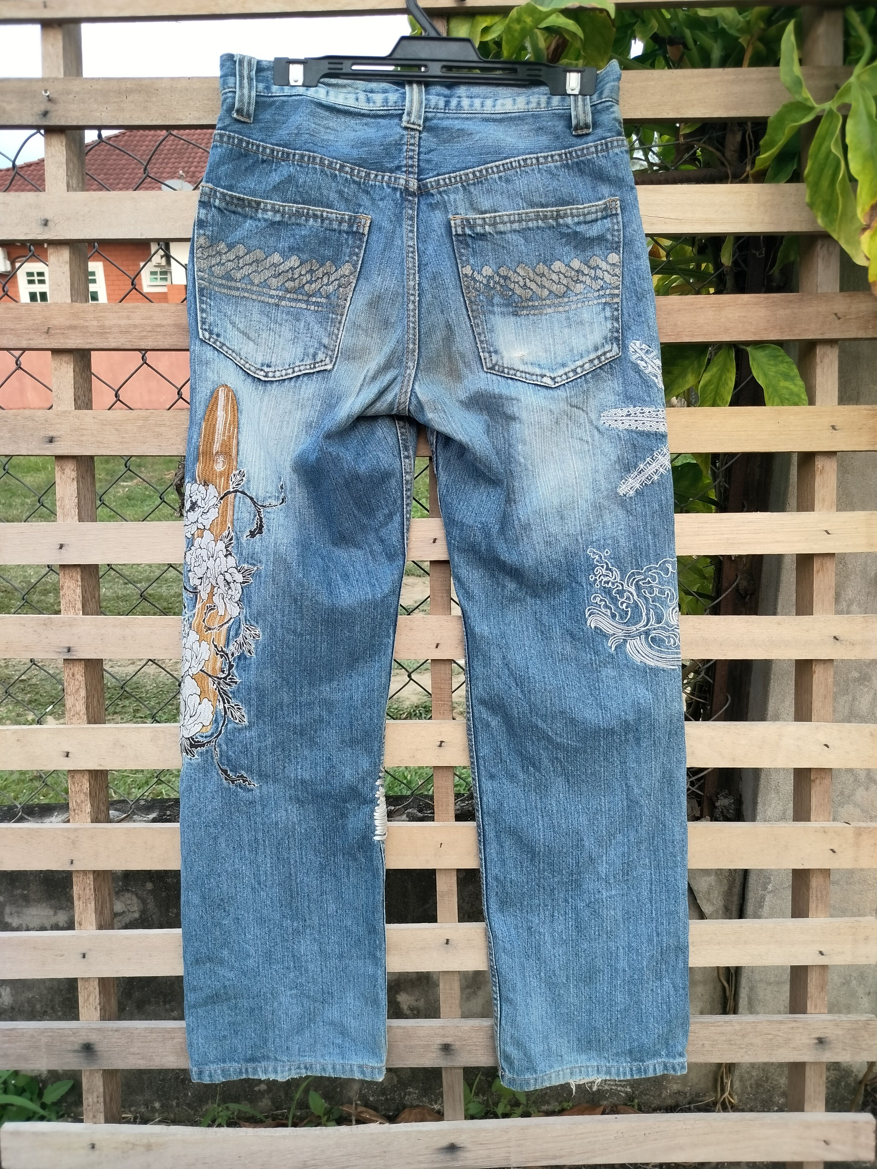 Japanese Brand SPECIAL SAFETY BOARD EMBROIDERY ART DENIM Size US 29 - 14 Thumbnail