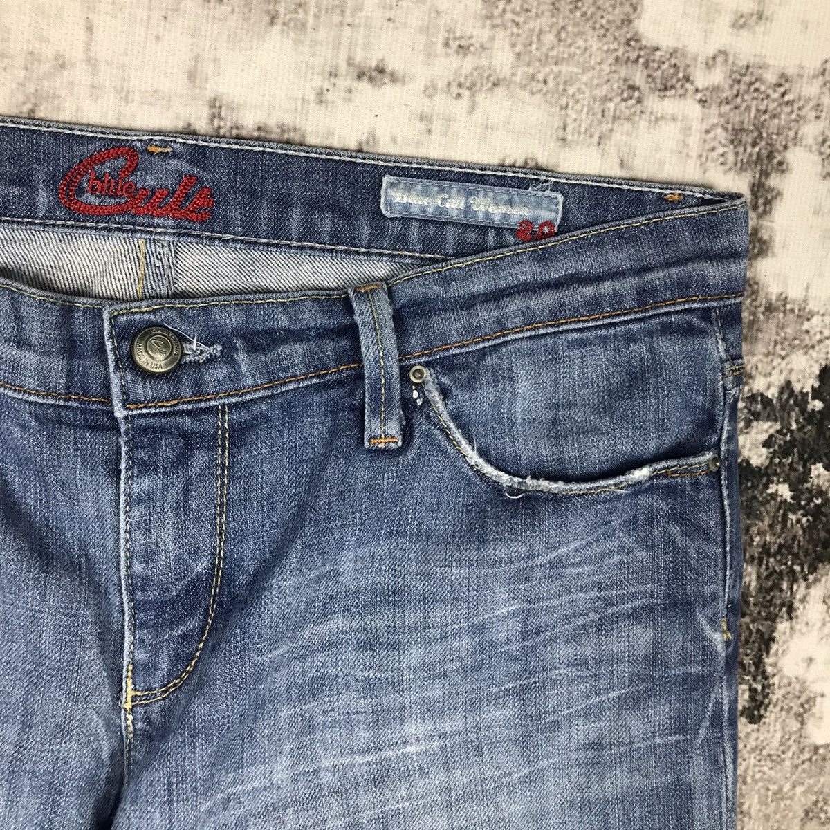 Vintage Vintage Blue Cult Flare Light Wash Denim Jeans Size 32" / US 10 / IT 46 - 11 Thumbnail