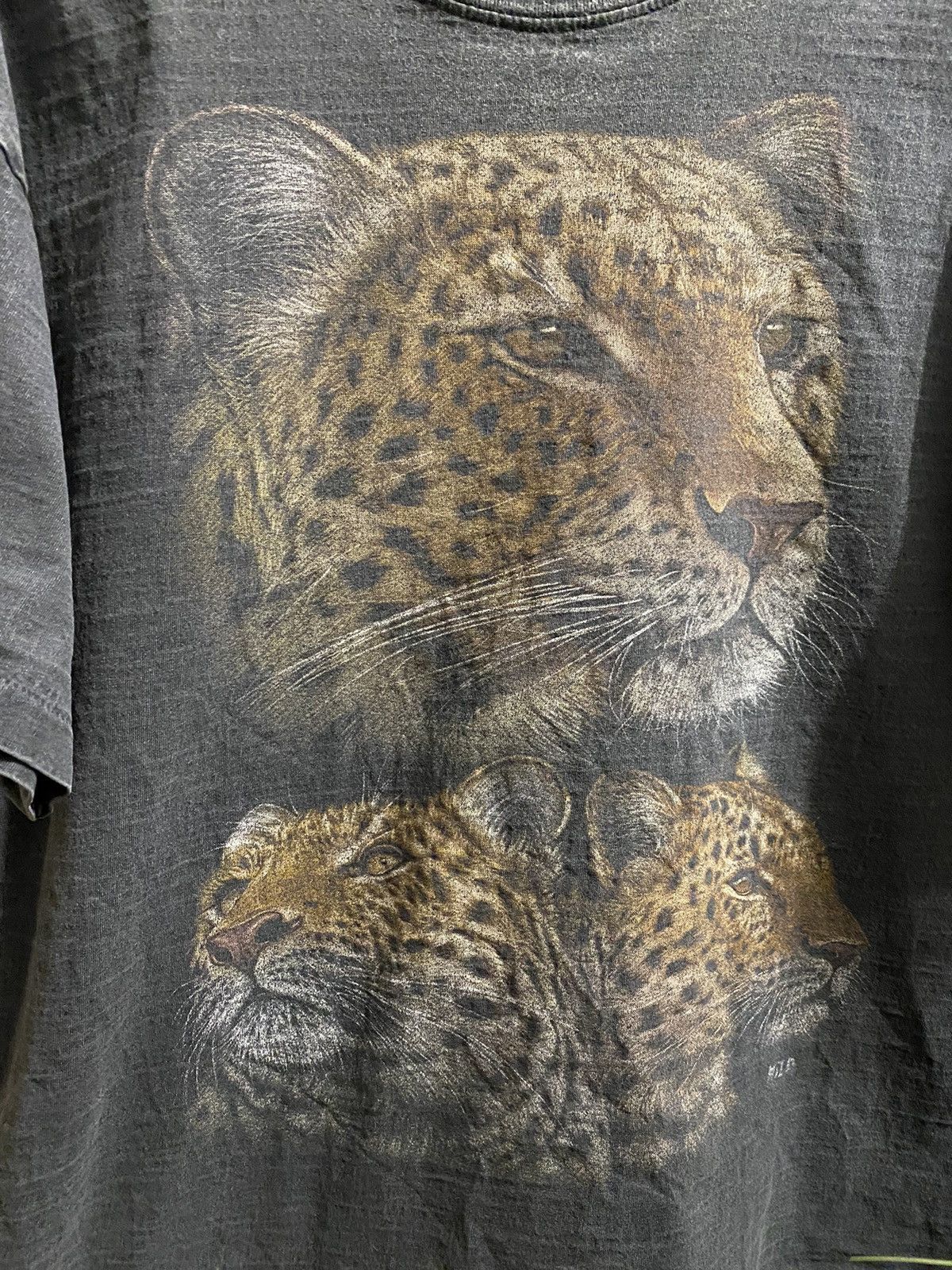 Other Rare Vintage T-Shirt Leopards Animals Wild 80’-90’. Size US XL / EU 56 / 4 - 5 Thumbnail