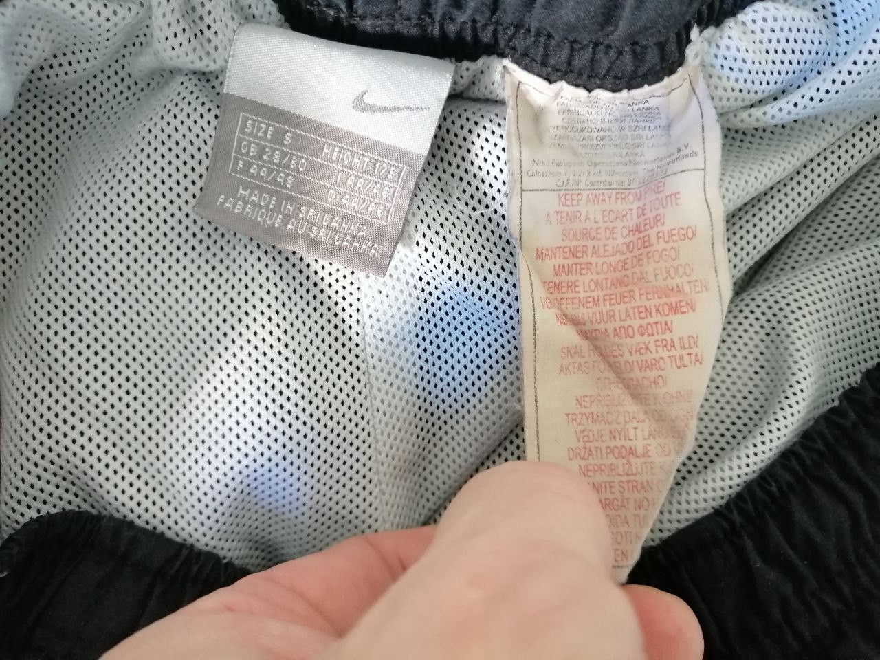 Nike Vintage Nike nylon pants size S Size US 30 / EU 46 - 8 Thumbnail