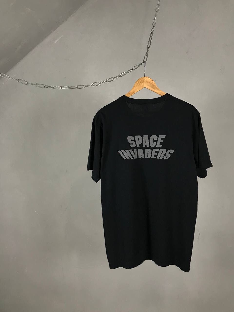 Uniqlo Uniqlo X The Game By Taito Space Invaders Streetwear Tee Size US L / EU 52-54 / 3 - 6 Thumbnail