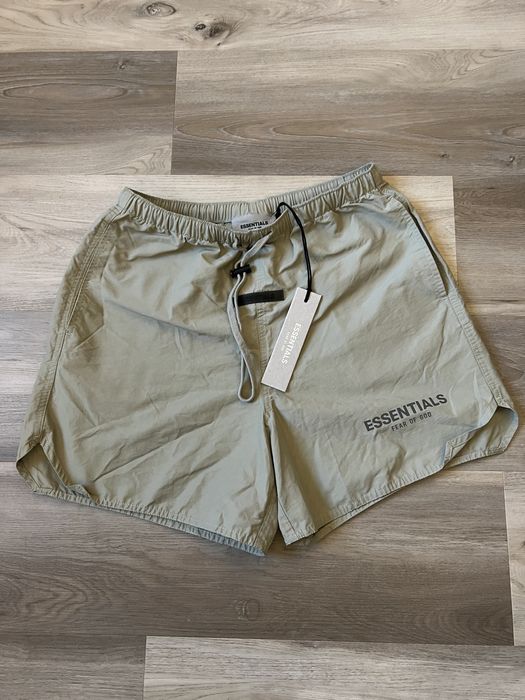 Fear of God Fear of God ESSENTIALS Nylon Volley Shorts Pistachio