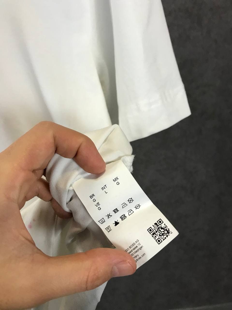 Hugo Boss Hugo Boss art center logo tee Size US L / EU 52-54 / 3 - 6 Thumbnail