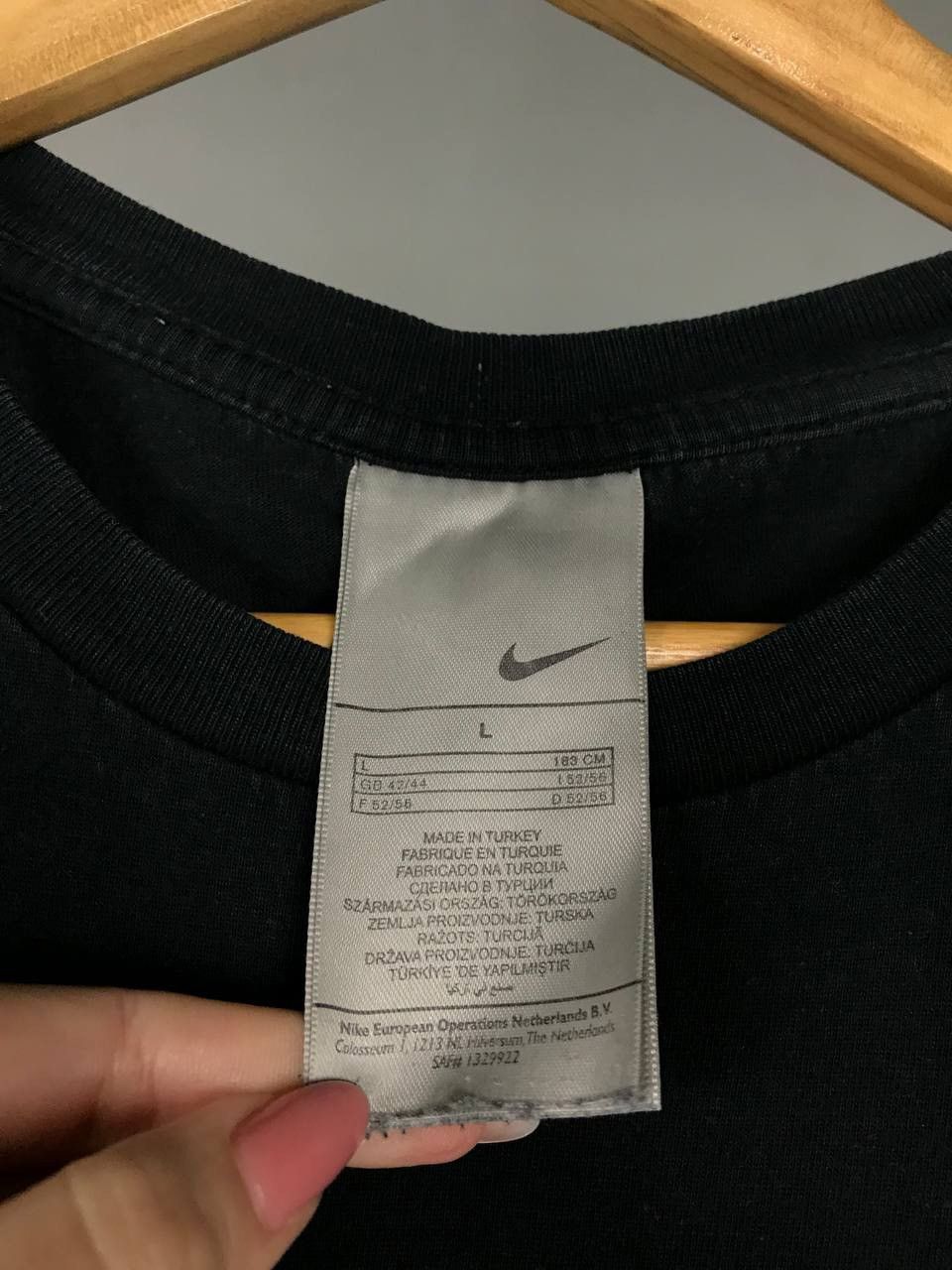 Nike × Vintage Nike swoosh streetwear vintage center logo tee Size US L / EU 52-54 / 3 - 3 Thumbnail
