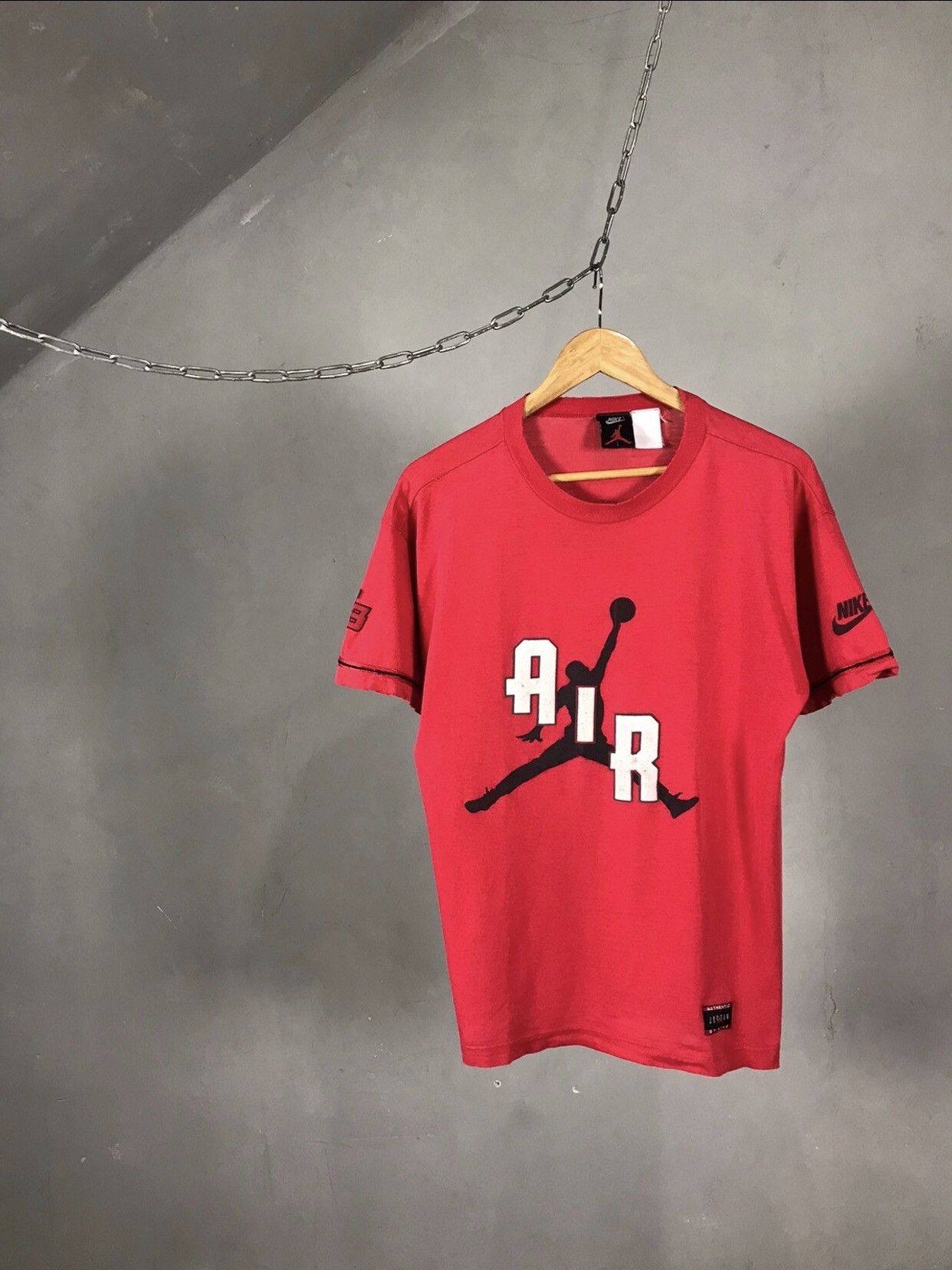 Jordan Brand × Nike × Vintage Nike Jordan streetwear vintage red tee Size US M / EU 48-50 / 2 - 1 Thumbnail