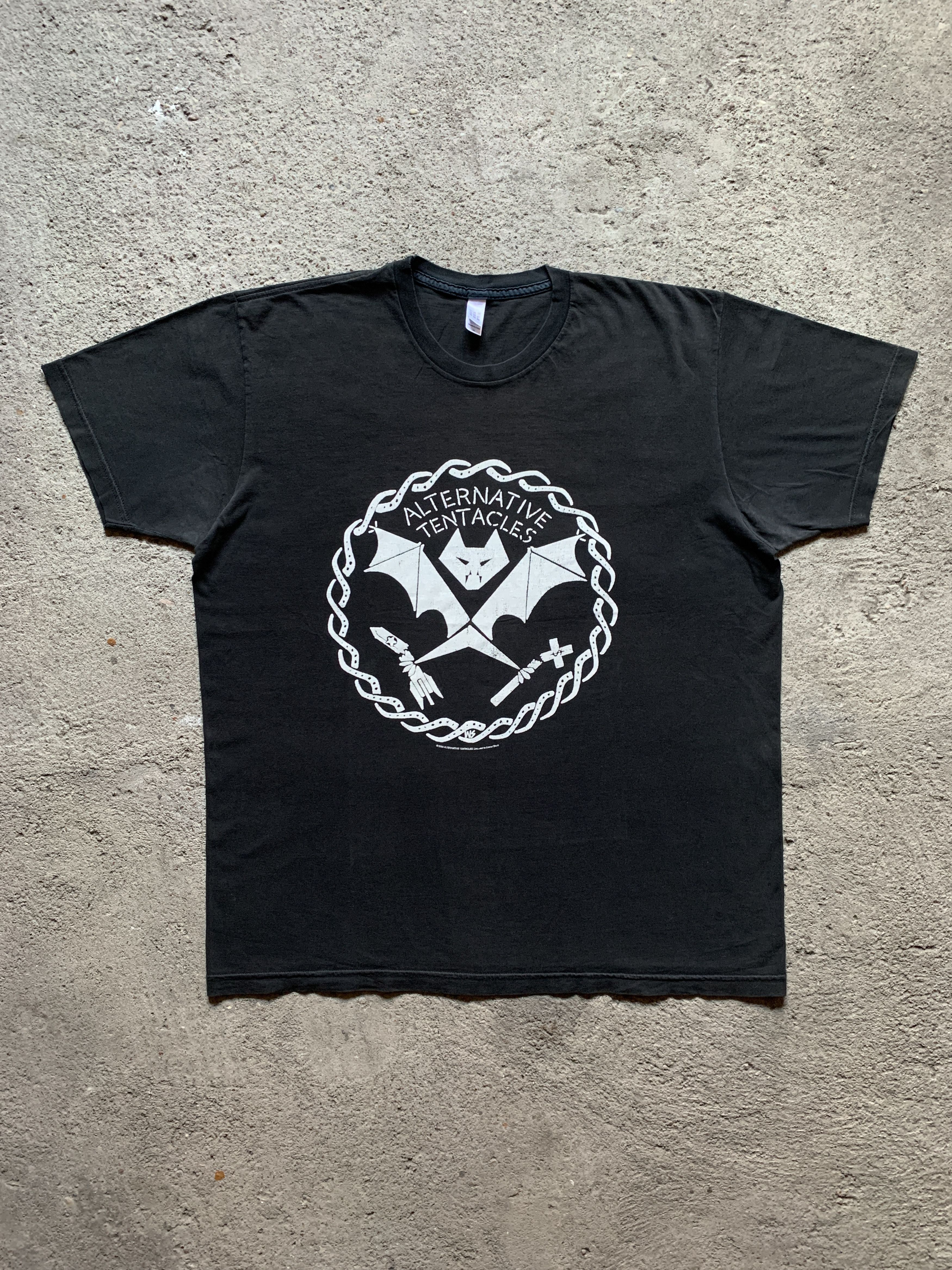 Band Tees Vintage Alternative Tentacles 2000 T-shirt Size US XL / EU 56 / 4 - 1 Thumbnail