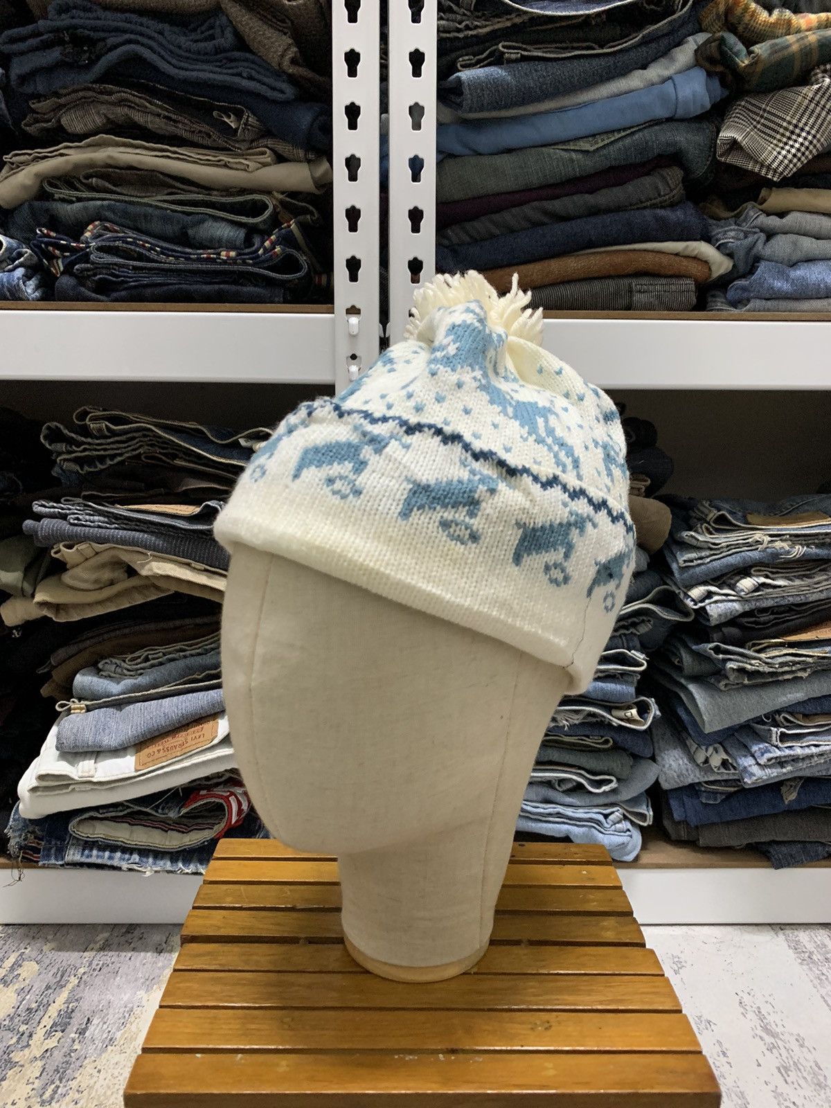 Japanese Brand Vintage Style Deer Motif Christmas Beanie Hat Size ONE SIZE - 1 Thumbnail