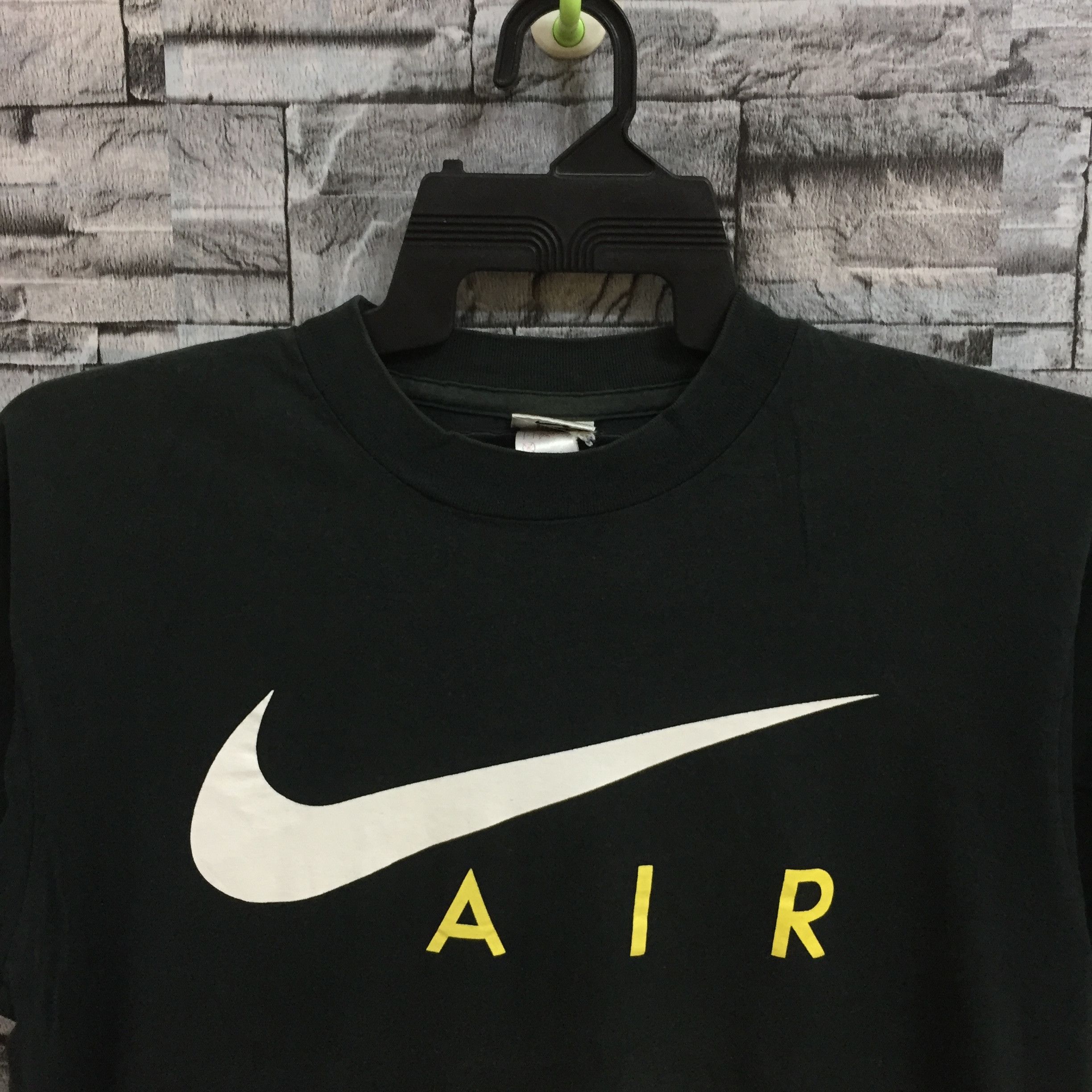 Nike Vintage Nike Air t shirt swoosh big logo size L Size US L / EU 52-54 / 3 - 2 Thumbnail