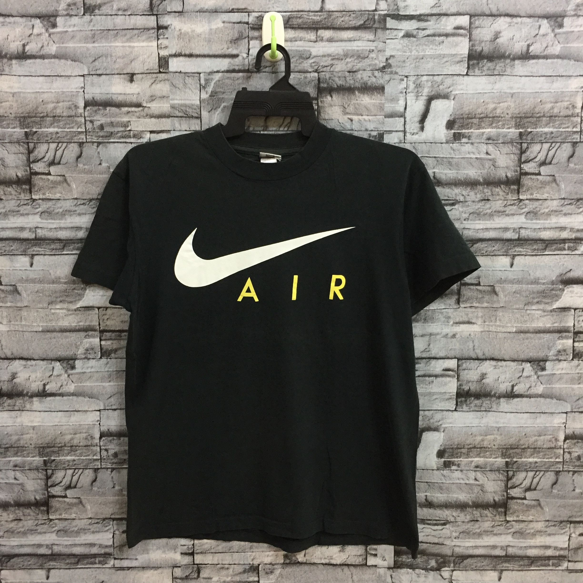 Nike Vintage Nike Air t shirt swoosh big logo size L Size US L / EU 52-54 / 3 - 1 Thumbnail