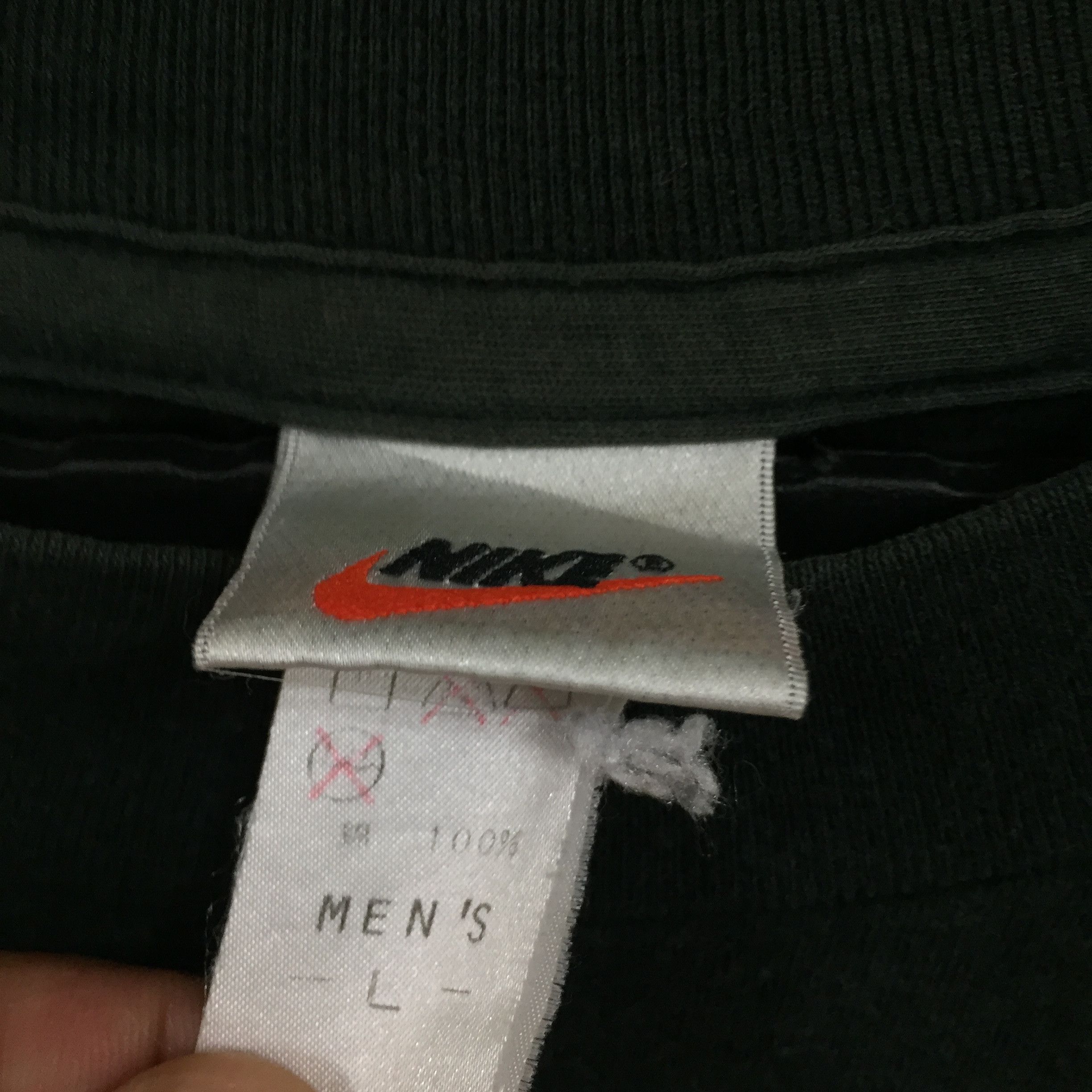 Nike Vintage Nike Air t shirt swoosh big logo size L Size US L / EU 52-54 / 3 - 3 Thumbnail