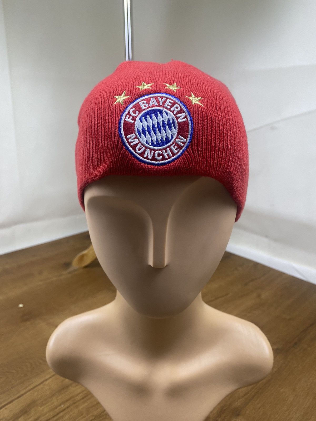 Vintage Vintage Bayern Munchen Football Beanie Reversible Sports Hat Size ONE SIZE - 1 Thumbnail