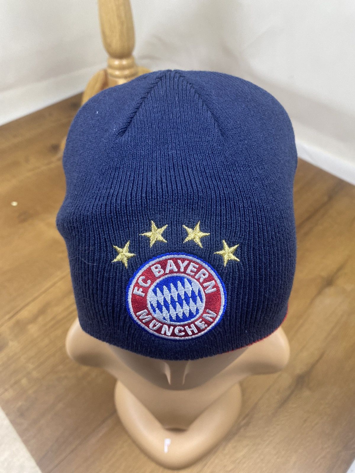 Vintage Vintage Bayern Munchen Football Beanie Reversible Sports Hat Size ONE SIZE - 5 Thumbnail